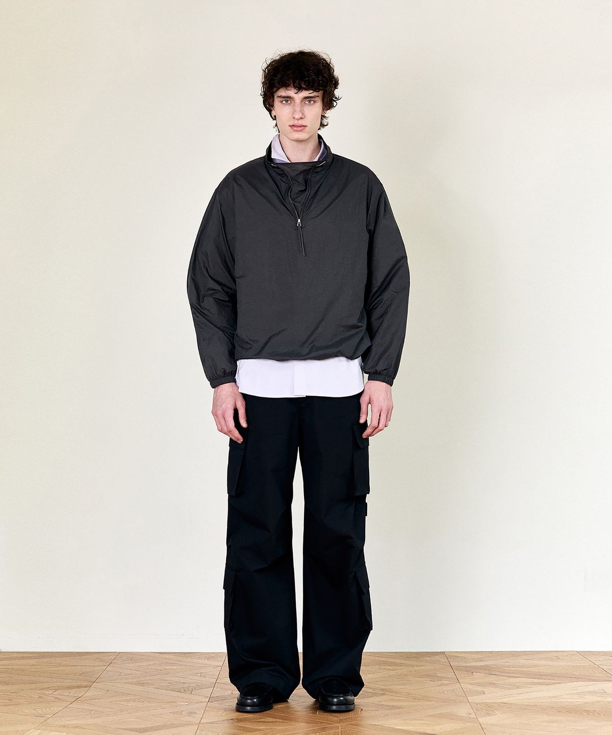 호이테(HEUTE) LOW SHIRRING HALF ZIP UP (CHARCOAL)