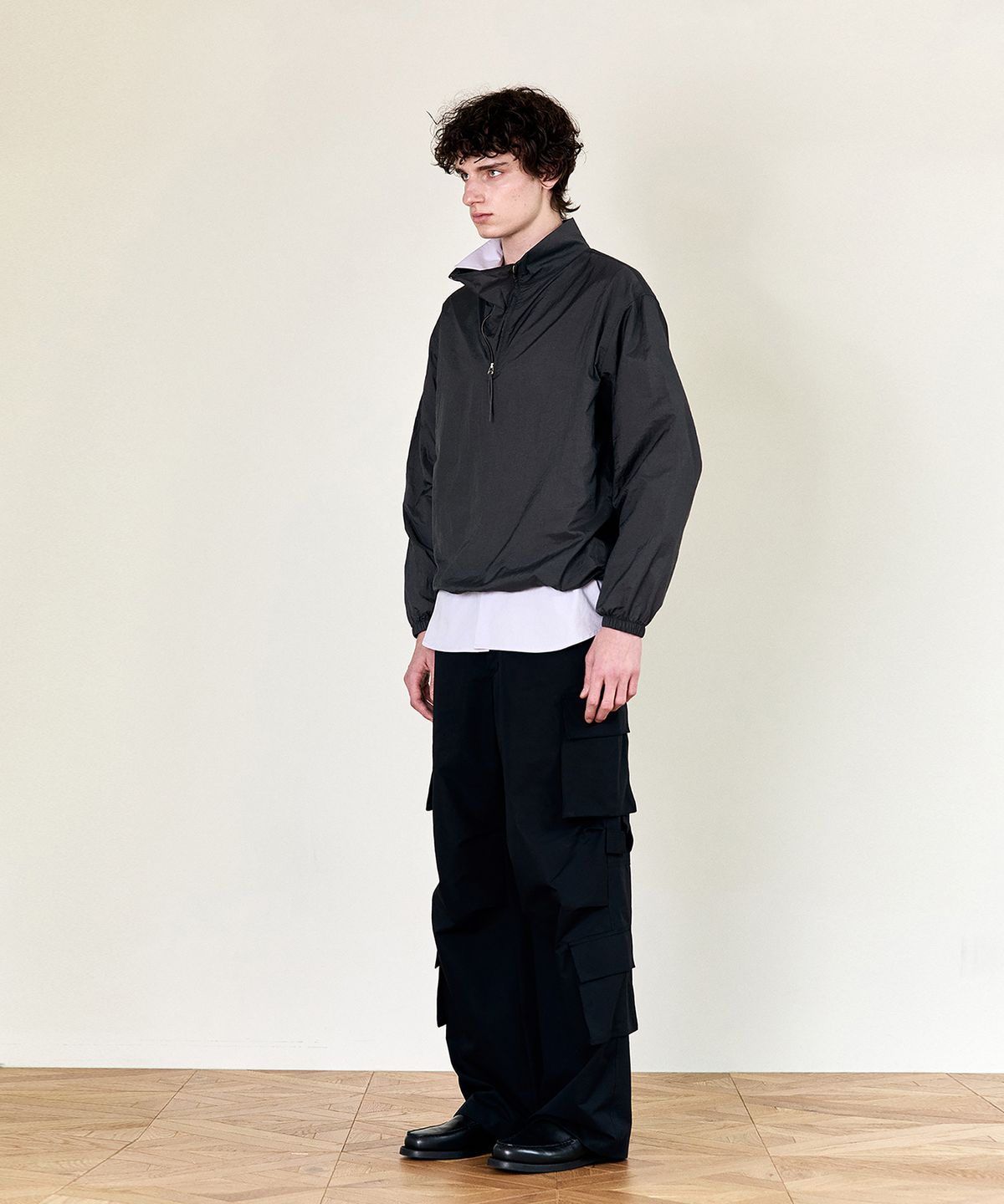 호이테(HEUTE) LOW SHIRRING HALF ZIP UP (CHARCOAL)