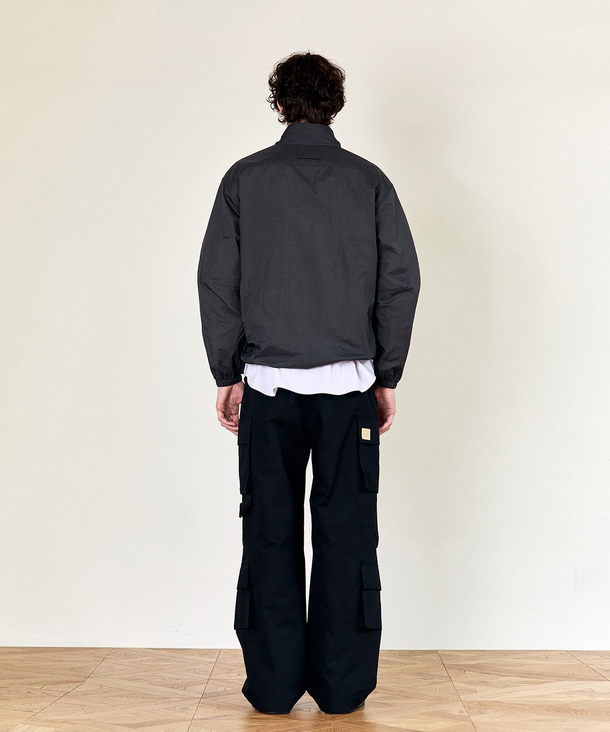 호이테(HEUTE) LOW SHIRRING HALF ZIP UP (CHARCOAL)