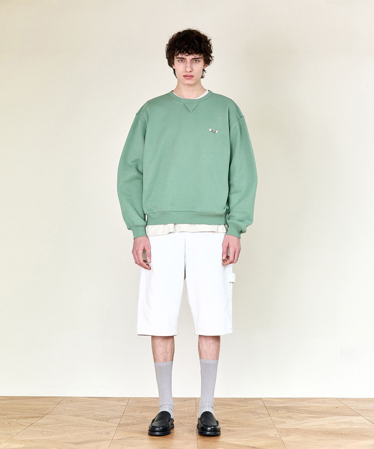 호이테(HEUTE) HET TRIANGLE SWEATSHIRT (GREEN BEANS)