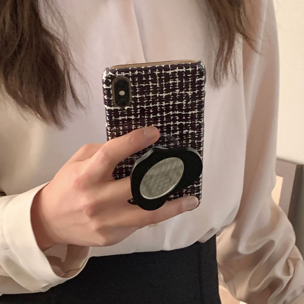 세컨드부티크(SECOND BOUTIQUE) 블랙트위드 패턴 하드케이스