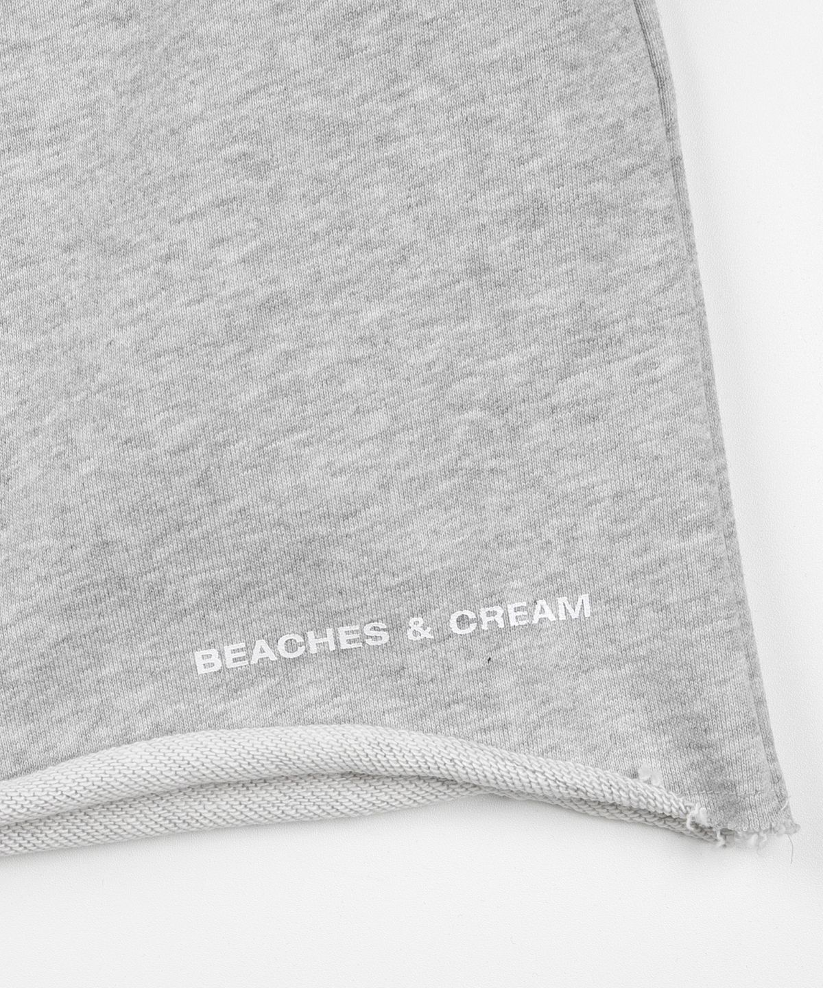 비치스앤크림(BEACHESANDCREAM) SIMPLE LOGO HALF PANTS-HEATHER GRAY
