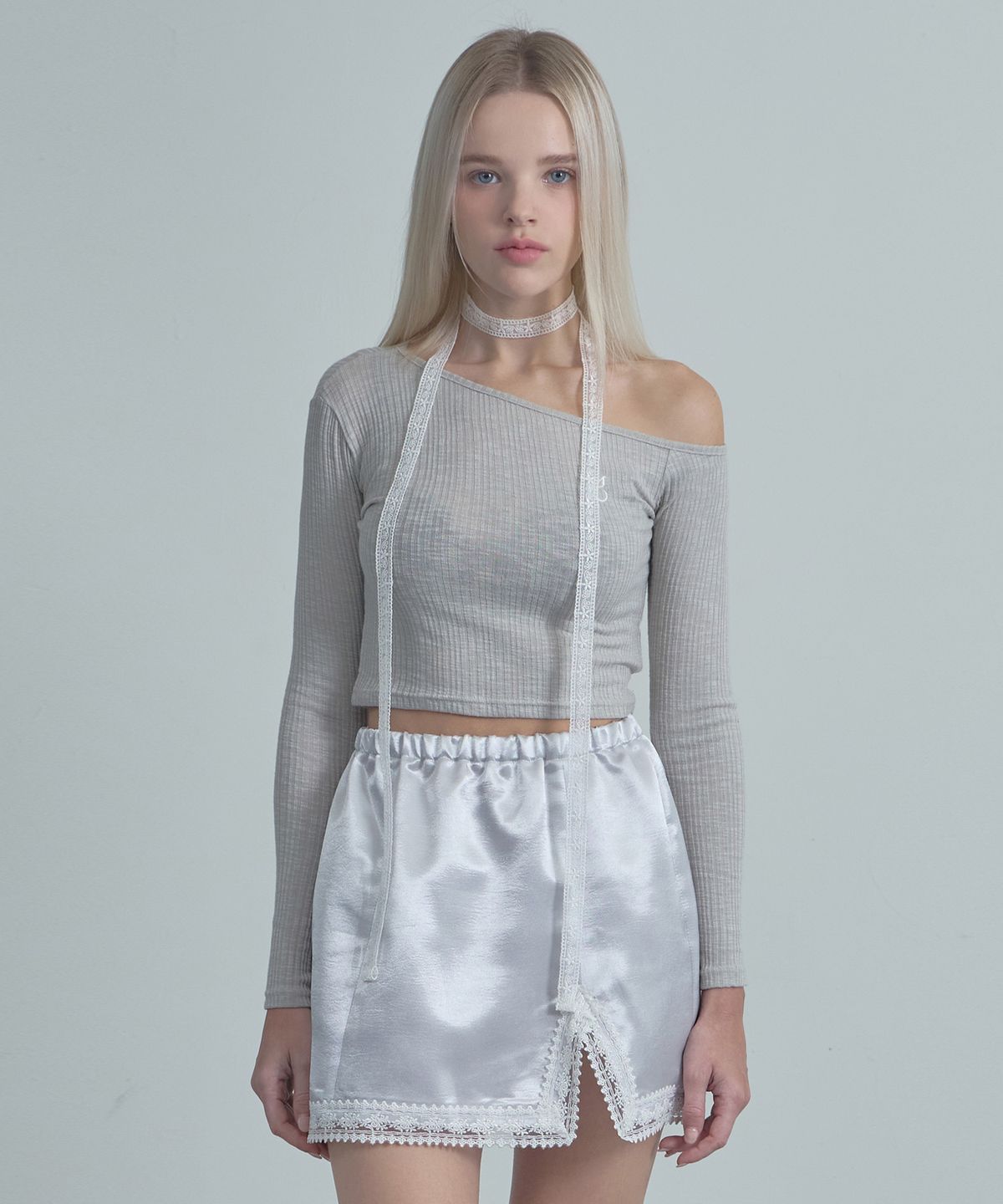 무아르모아(MOIREMOA) Glossy Lace Skirt-Silver