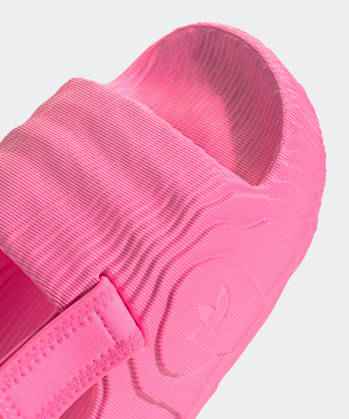 아디다스(ADIDAS) 아딜렛 22 XLG 슬라이드 - 핑크 / ID5723