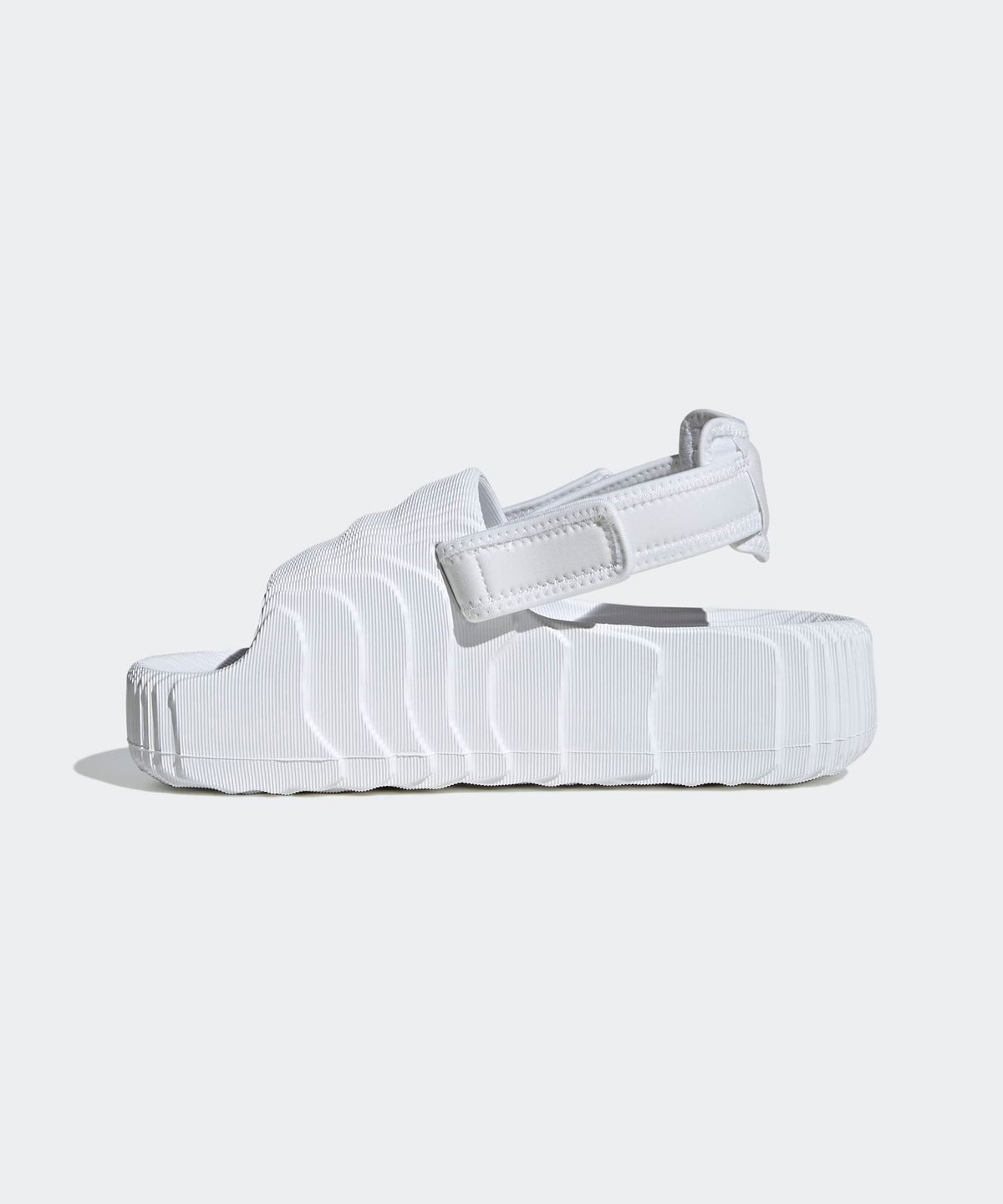 아디다스(ADIDAS) 아딜렛 22 XLG - 화이트 / IG5749