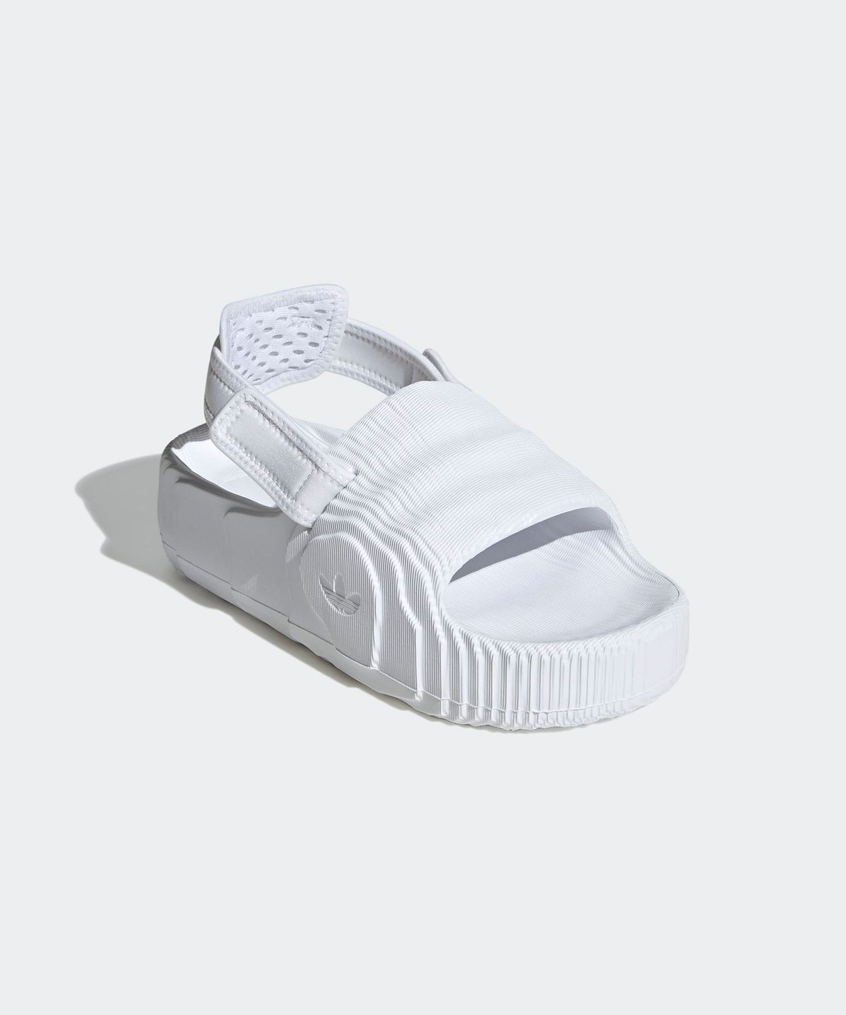아디다스(ADIDAS) 아딜렛 22 XLG - 화이트 / IG5749