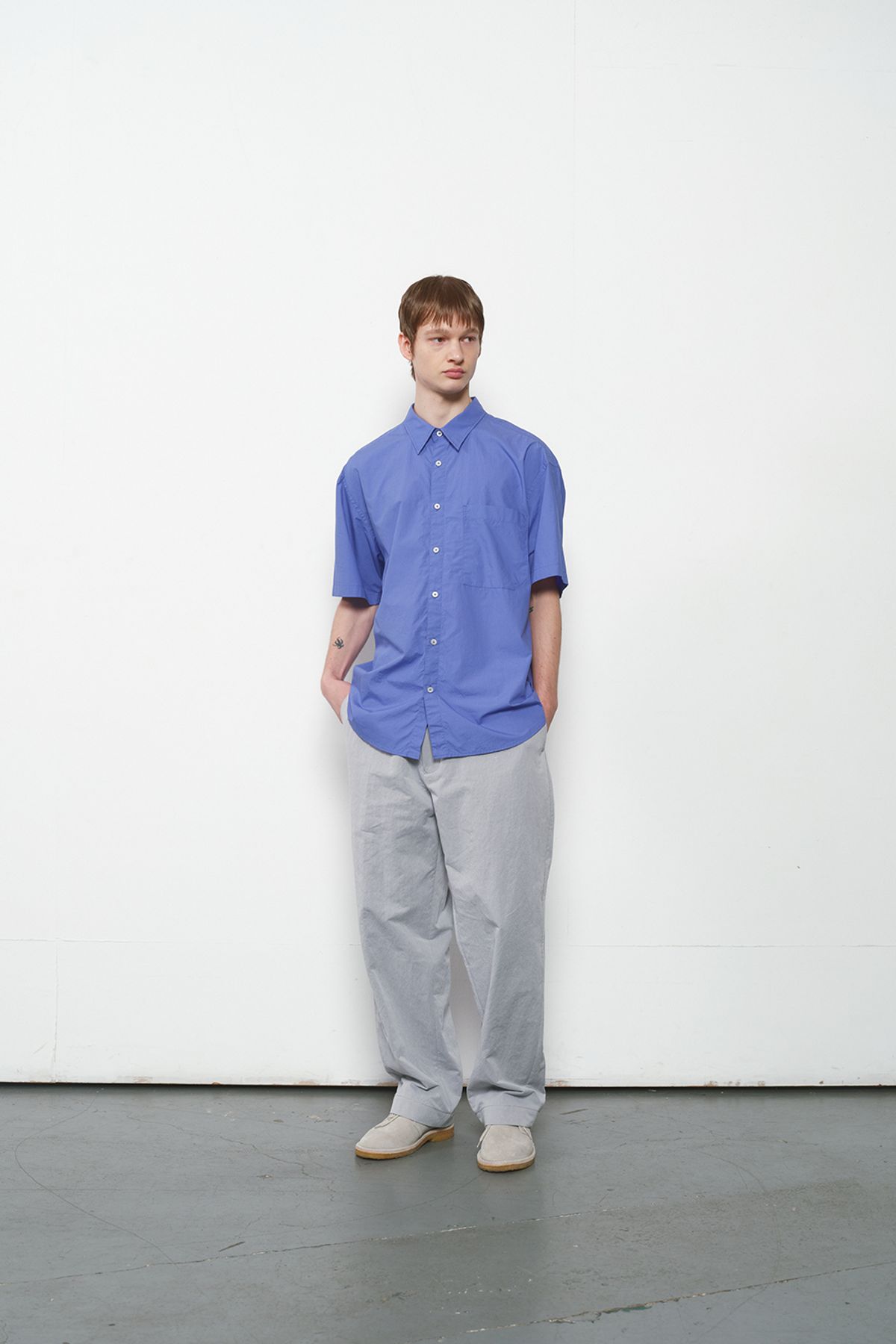 홀리선(HORLISUN) Poole Silky Typewriter Shirt Clear Sky