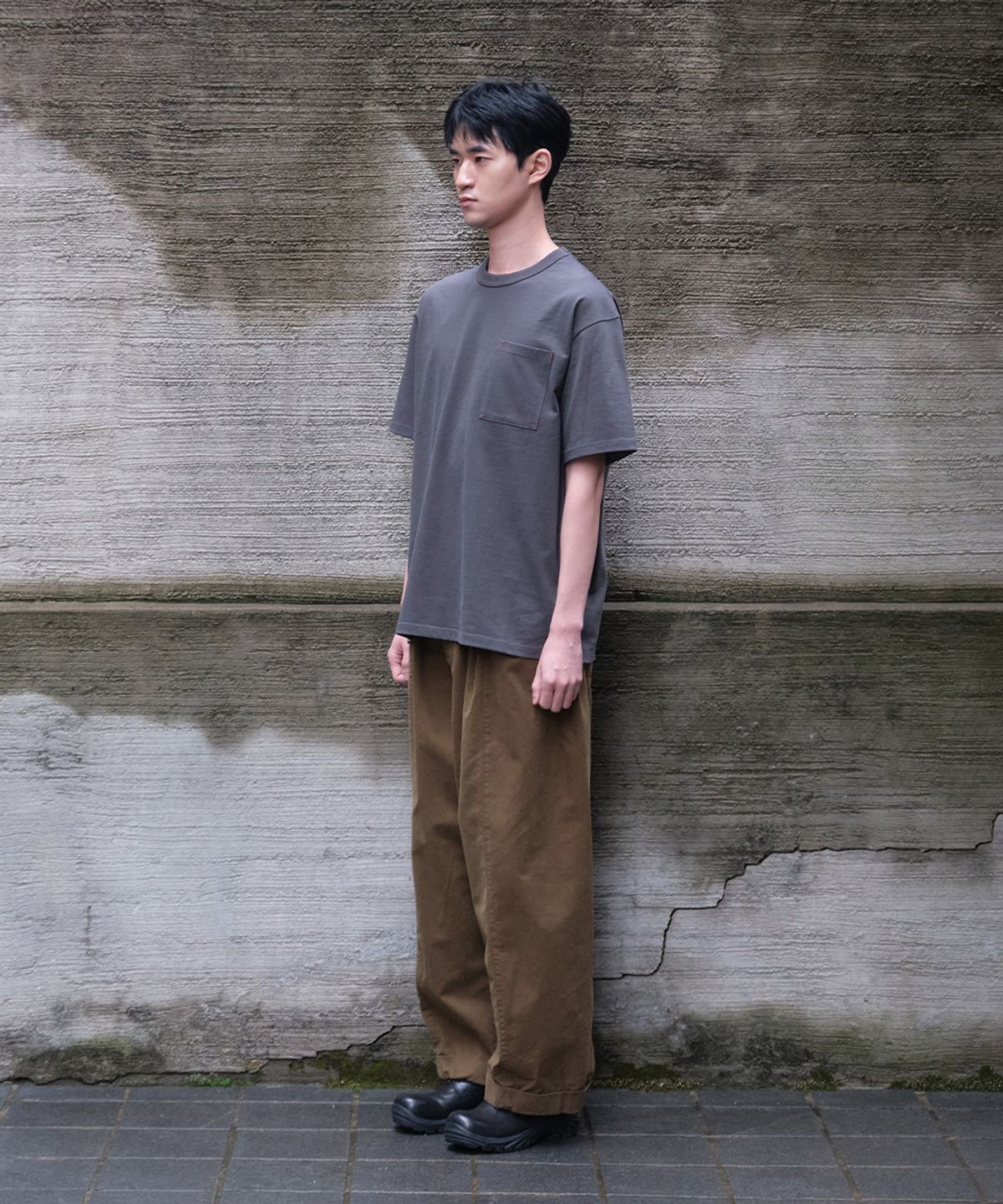 홀리선(HORLISUN) Lawrence Short Sleeve T-shirt Charcoal