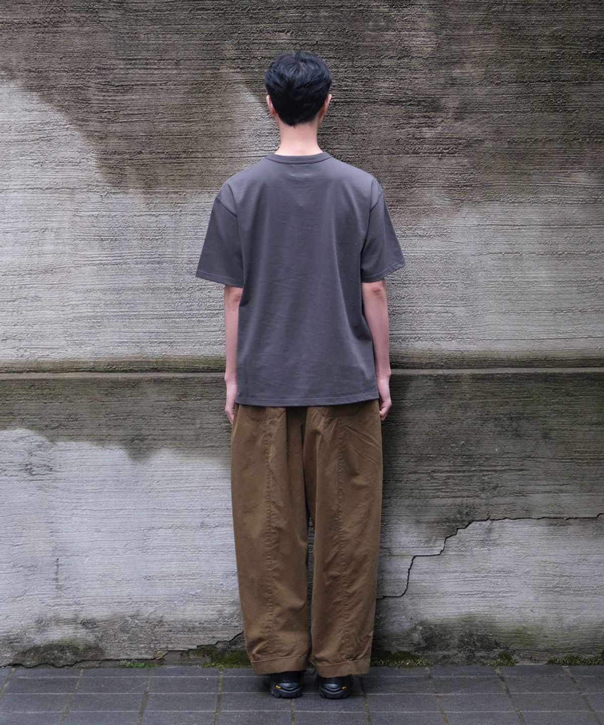 홀리선(HORLISUN) Lawrence Short Sleeve T-shirt Charcoal