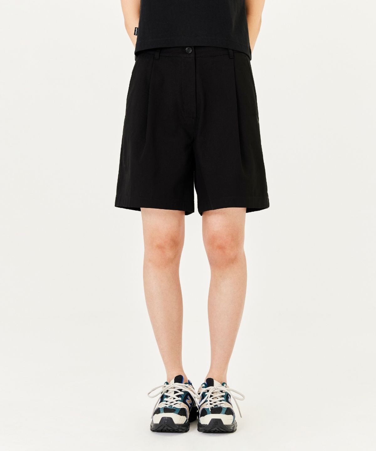 마크곤잘레스(MARK GONZALES) WOMENS ONETUCK CHINO SHORT - BLACK