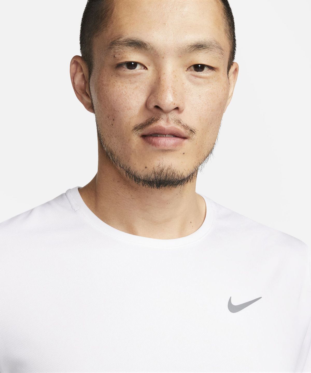 나이키(NIKE) 드라이 핏 UV 마일러 반소매 러닝 탑 M - 화이트 / DV9316-100