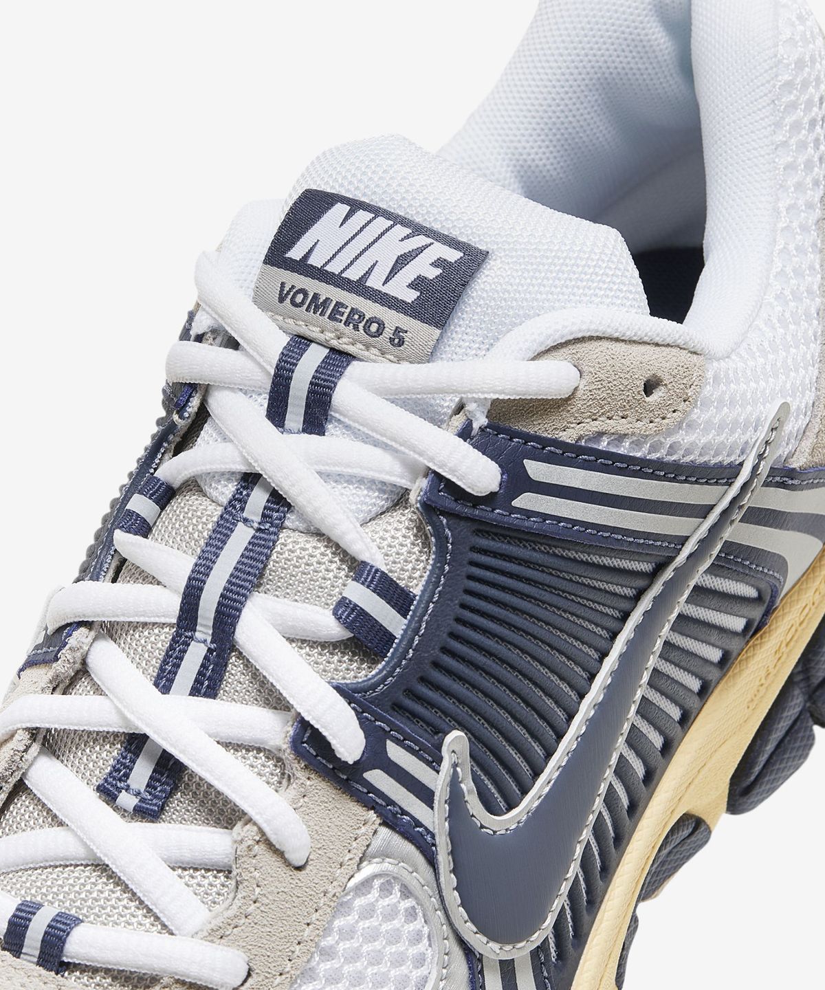 나이키(NIKE) 줌 보메로 5 M - 화이트:크림:메탈릭 플래티넘:썬더 블루 / HF4259-100
