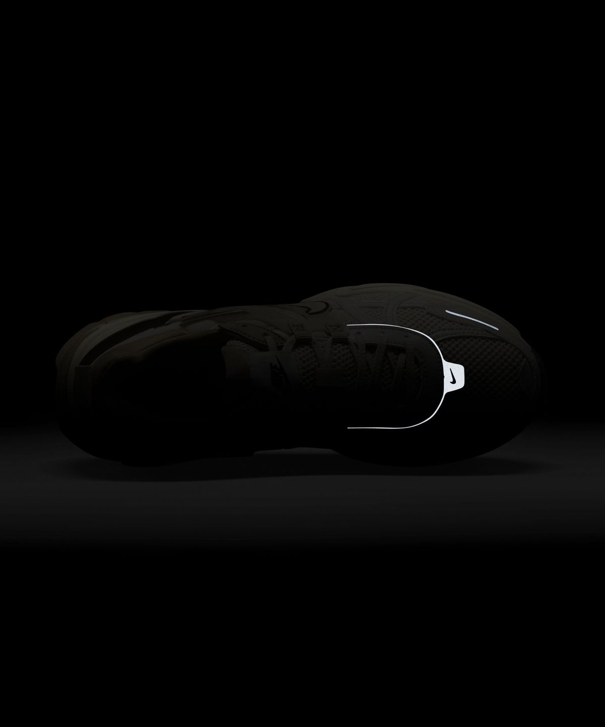나이키(NIKE) V2K 런 W - 라이트 오어우드 브라운:카키:어스:라이트 본 / FD0736-103