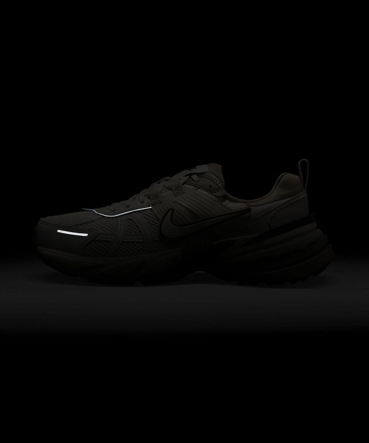 나이키(NIKE) V2K 런 W - 라이트 오어우드 브라운:카키:어스:라이트 본 / FD0736-103