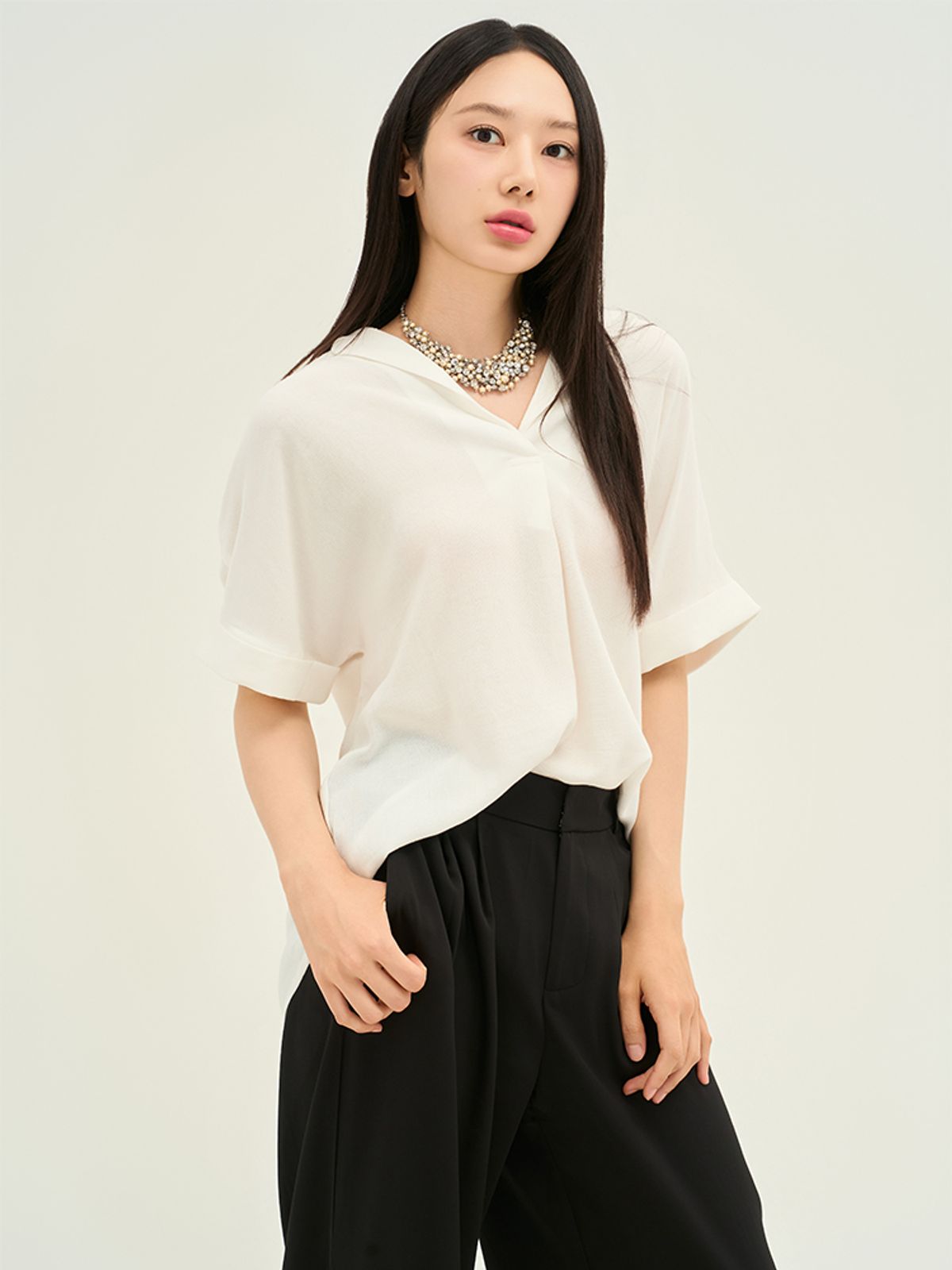 하이파이브(HYFVE) 숏 슬리브 카라 탑