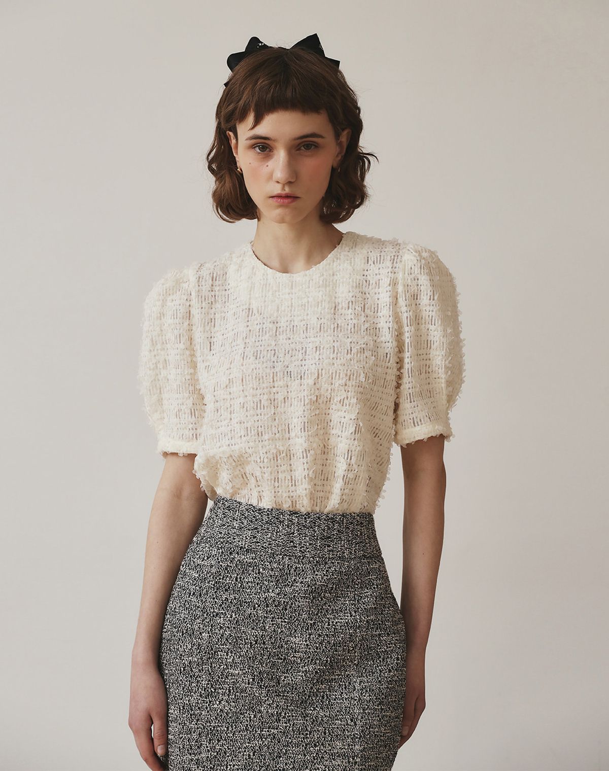지에마르(GIEMAR) FLOWER BLOUSE IVORY/BLACK/PINK