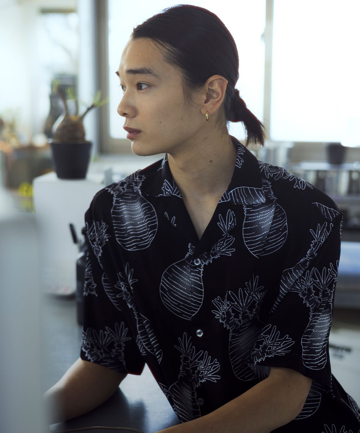 마하그리드(MAHAGRID) GRACILIUS S/S SHIRT BLACK(MG2EMMW360B)