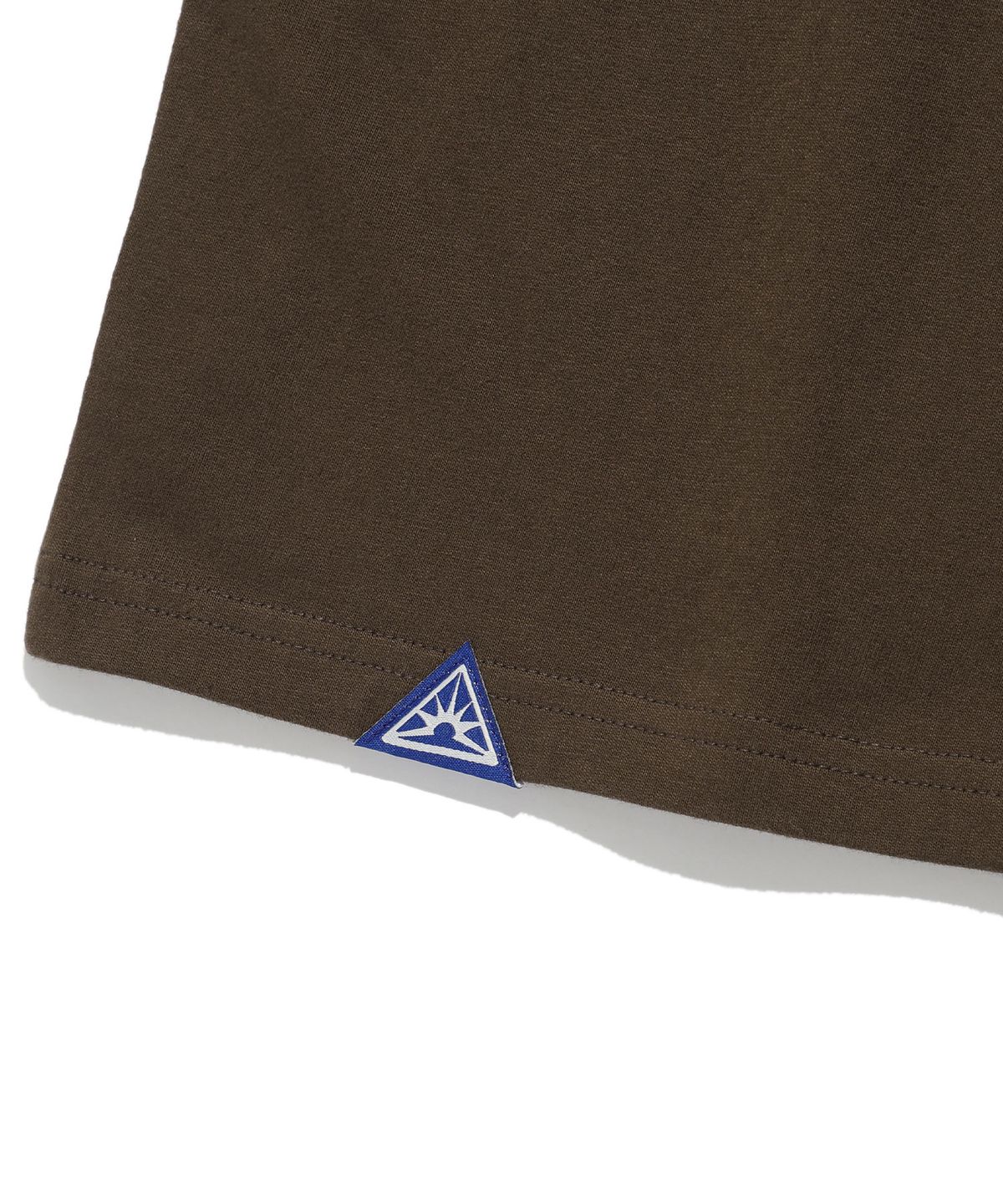 이스트쿤스트(ISTKUNST) SCENE BAND TEE_BROWN(IK2EMMT510A)
