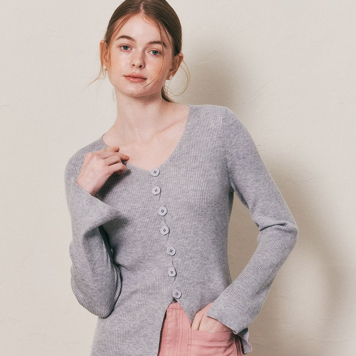 웬스데이딜라잇(WEDNESDAY DELIGHT) WD_Deep v-neck knit top_GRAY