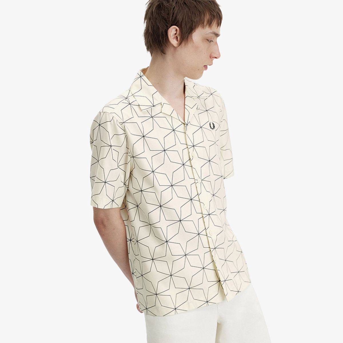 프레드페리(FRED PERRY) [Sharp] 지오메트릭 프린트 리비어 칼라 셔츠(560) AFPM2417785-560