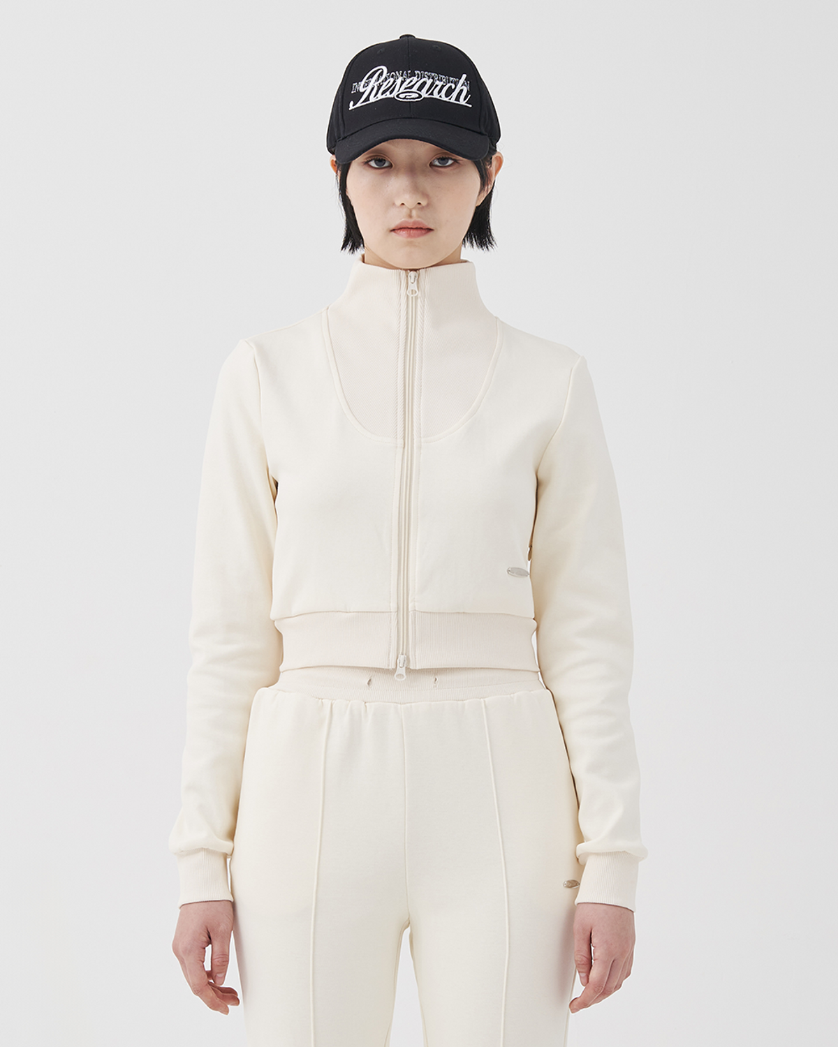 에프디알(FDR) Crop Essential Zip Up_Black