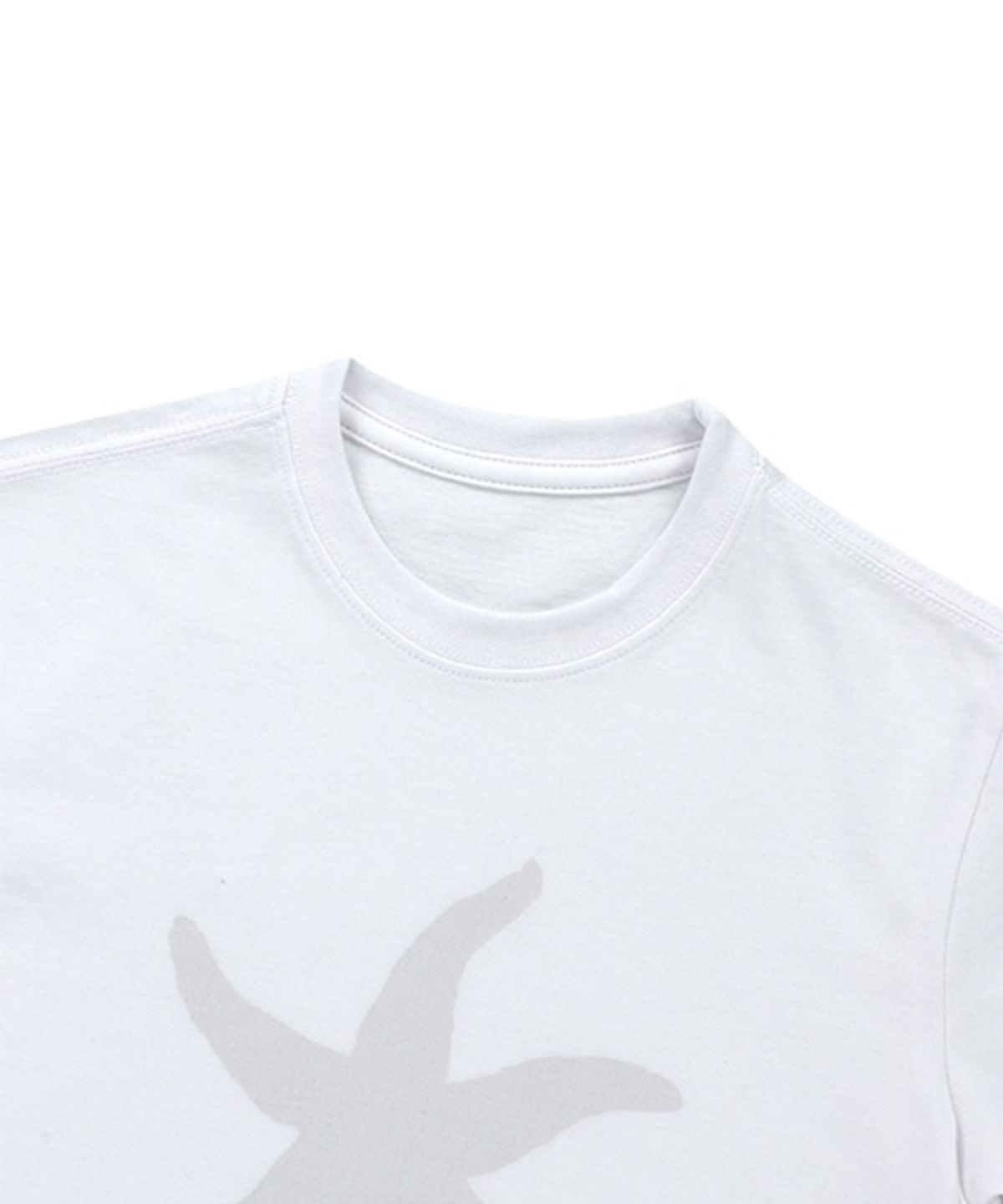 더콜디스트모먼트(THE COLDEST MOMENT) TCM starfish logo crop T (white)