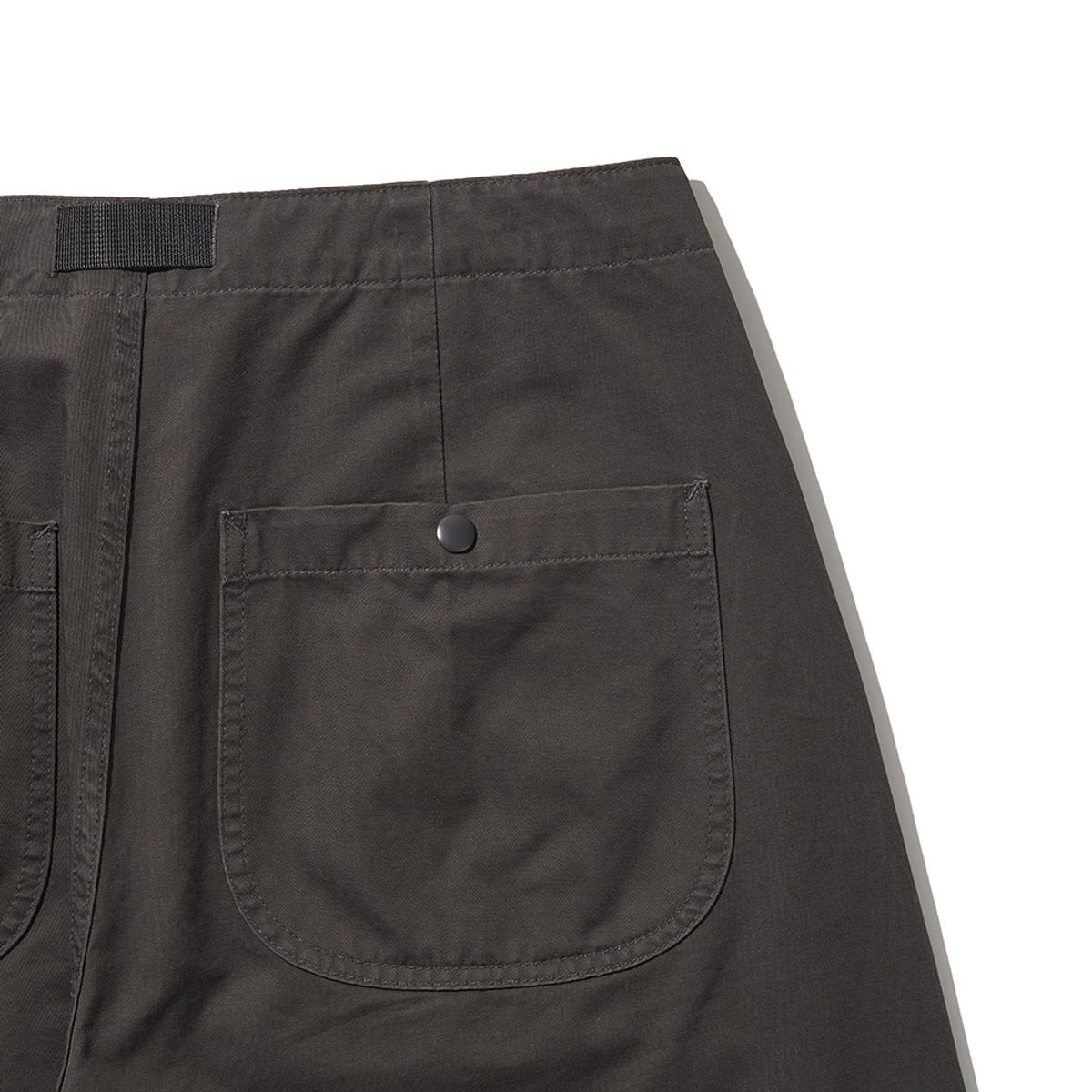 히즈핸더(HISHANDER) BELTED WIDE CHINO PANTS [Grey]
