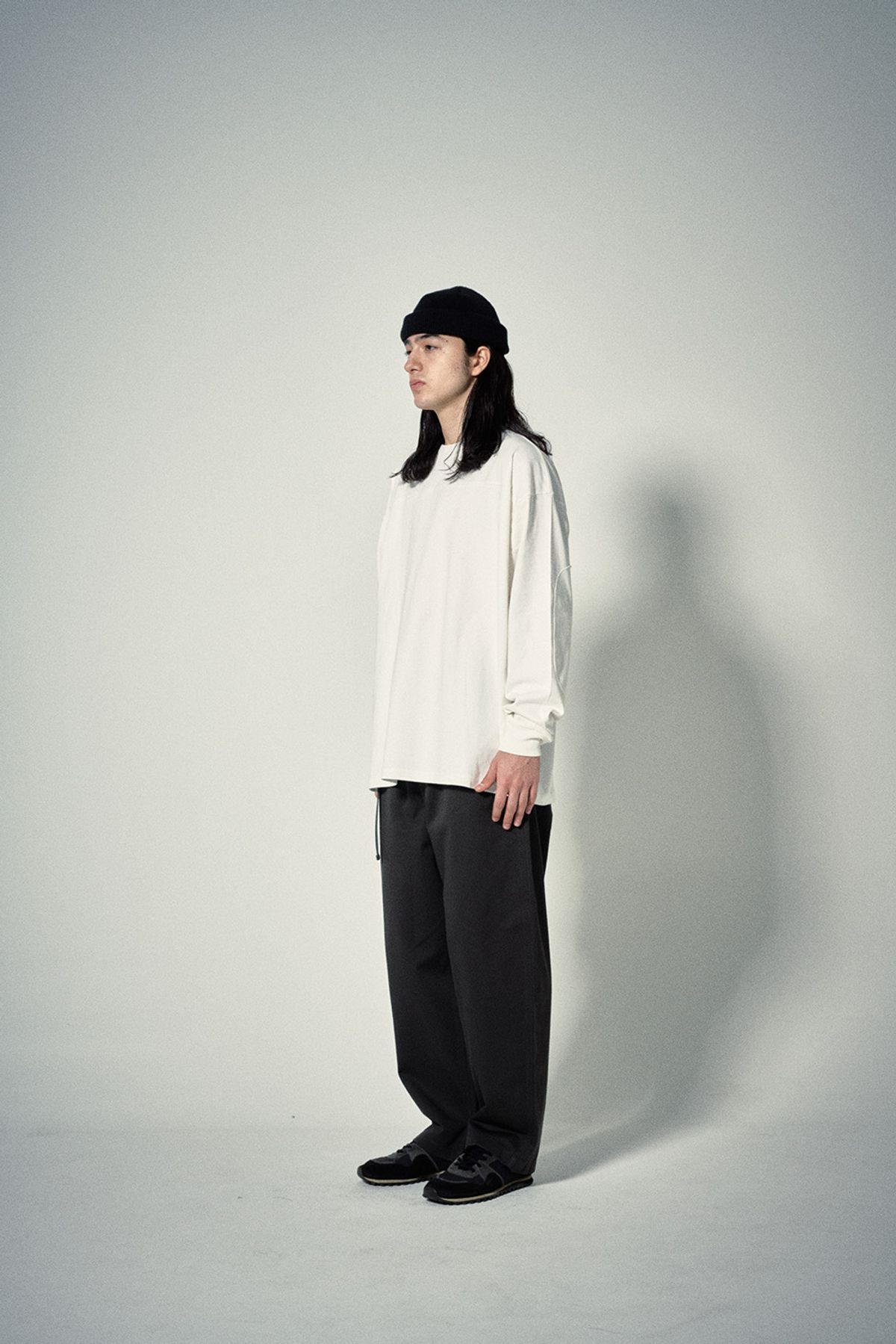 히즈핸더(HISHANDER) BELTED WIDE CHINO PANTS [Grey]