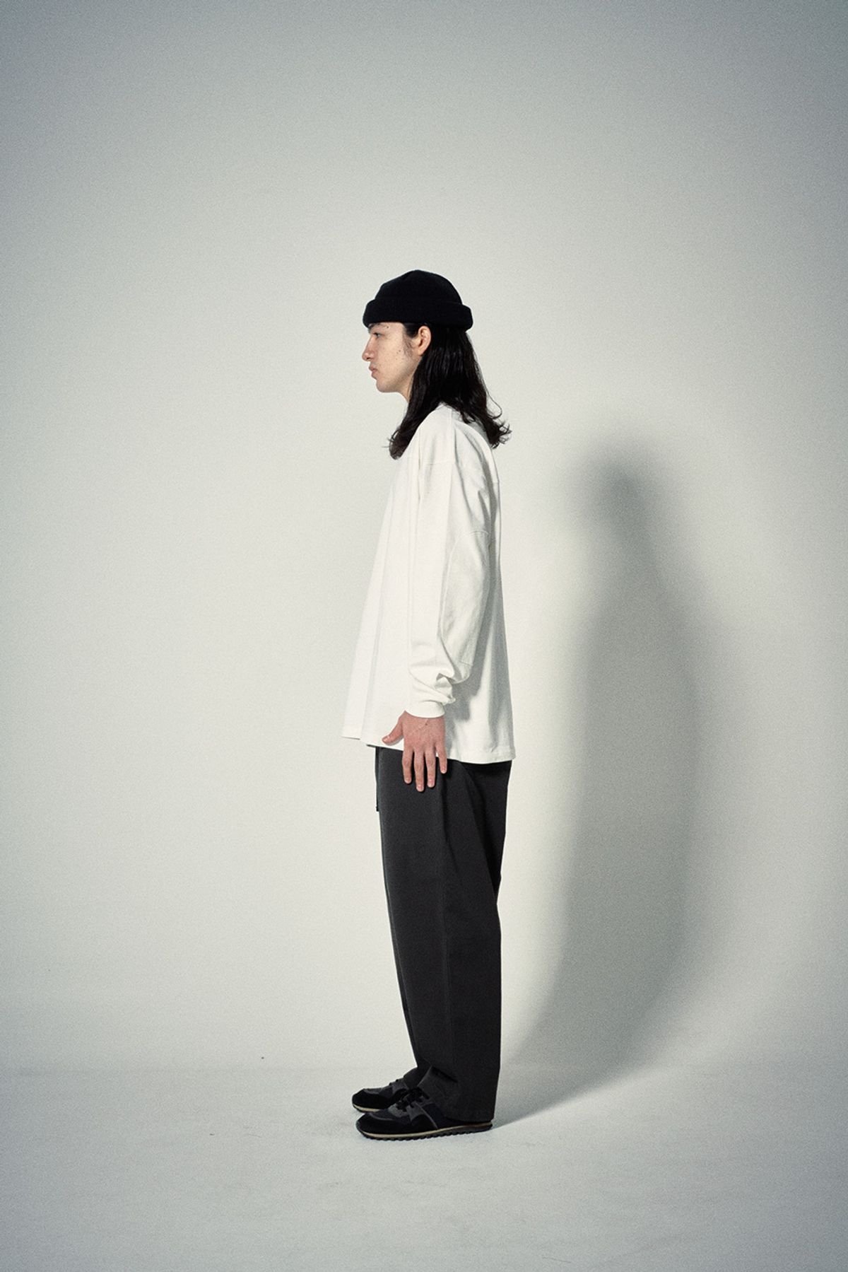 히즈핸더(HISHANDER) BELTED WIDE CHINO PANTS [Grey]