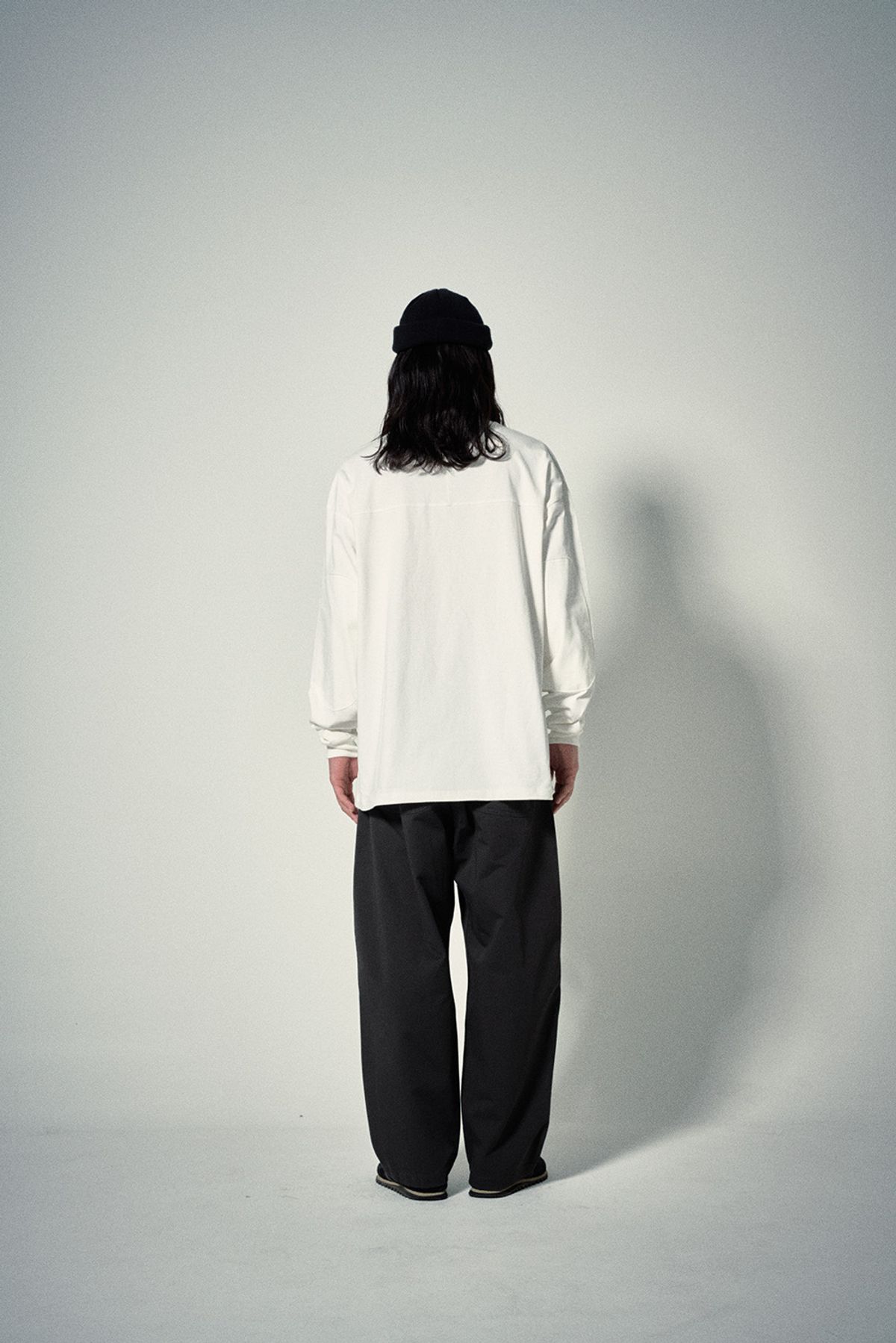 히즈핸더(HISHANDER) BELTED WIDE CHINO PANTS [Grey]