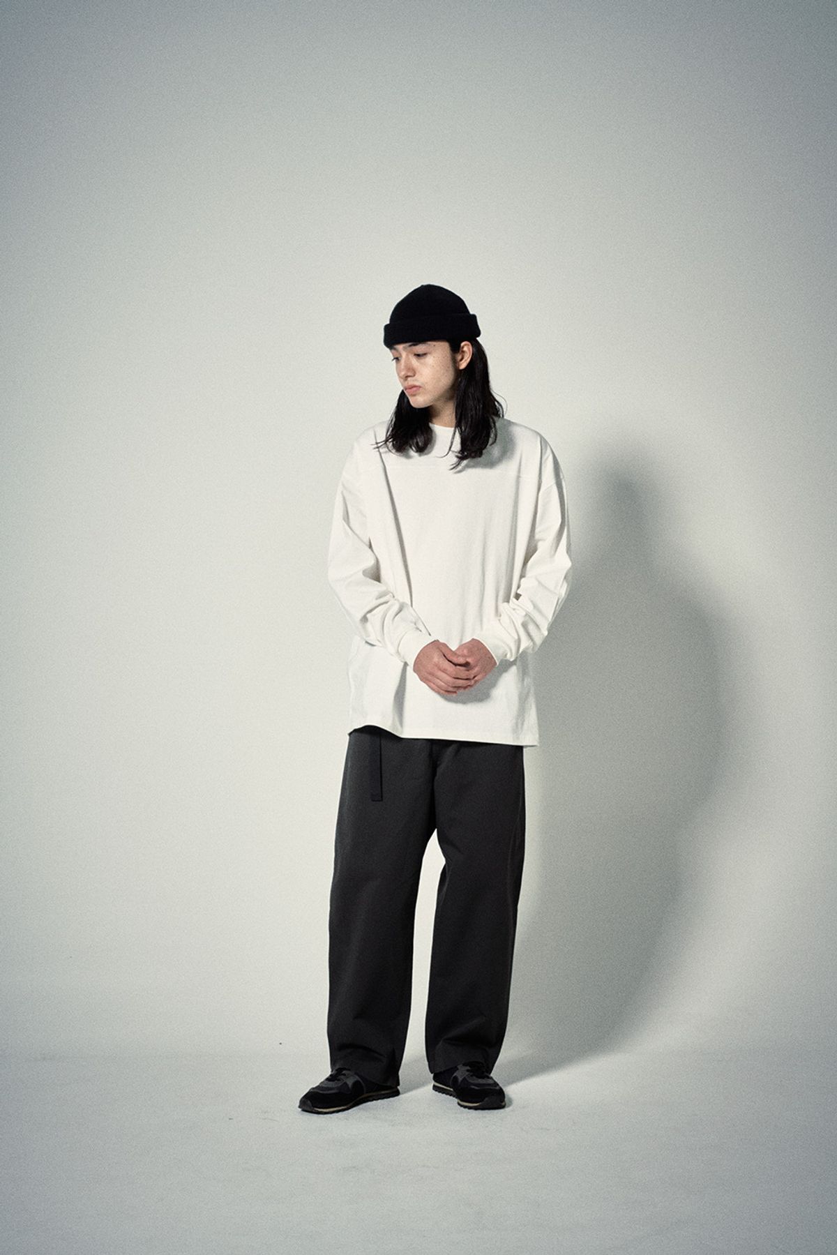 히즈핸더(HISHANDER) BELTED WIDE CHINO PANTS [Grey]