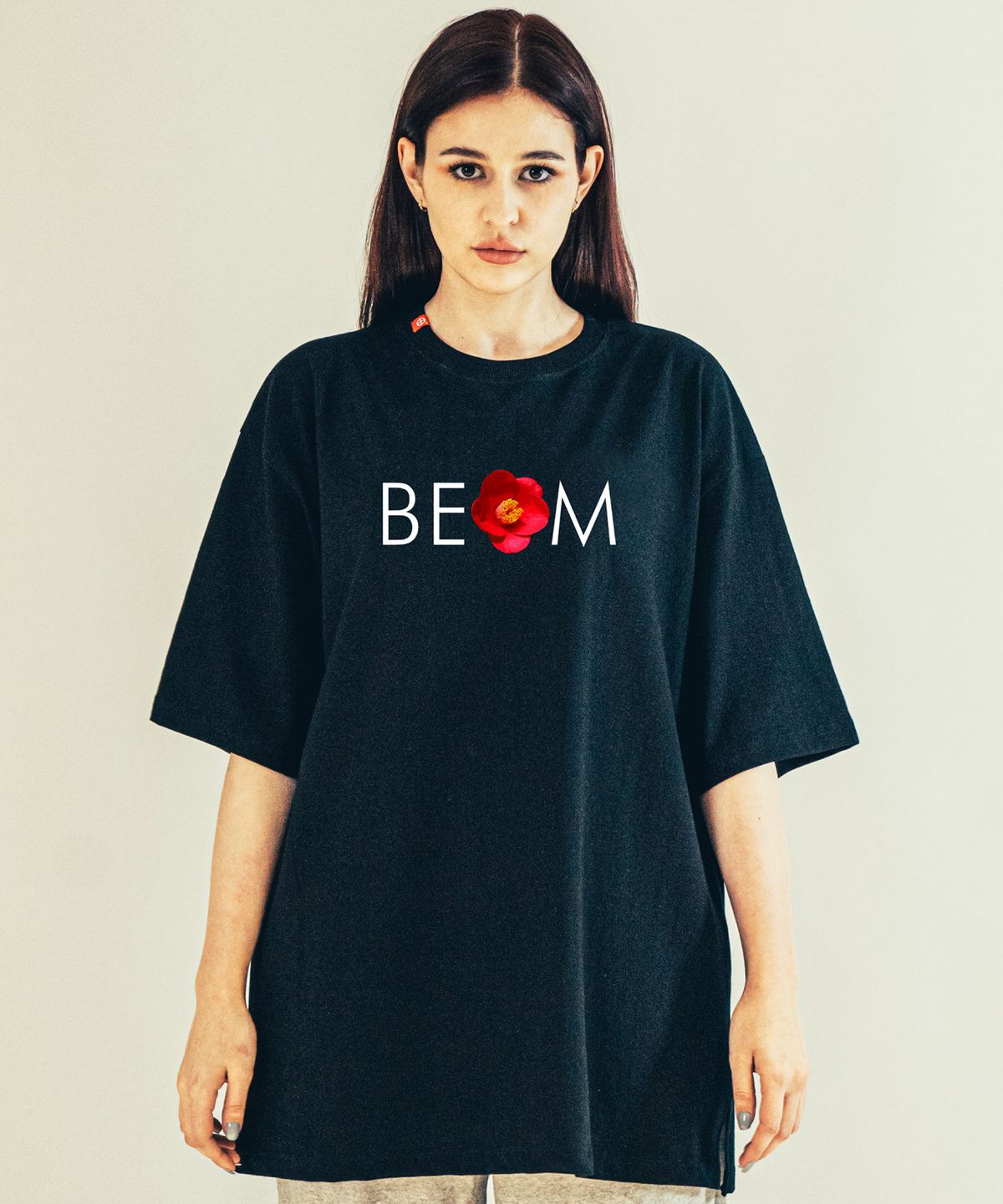 범(BEOM) 범동백로고 오버핏 티셔츠 블랙