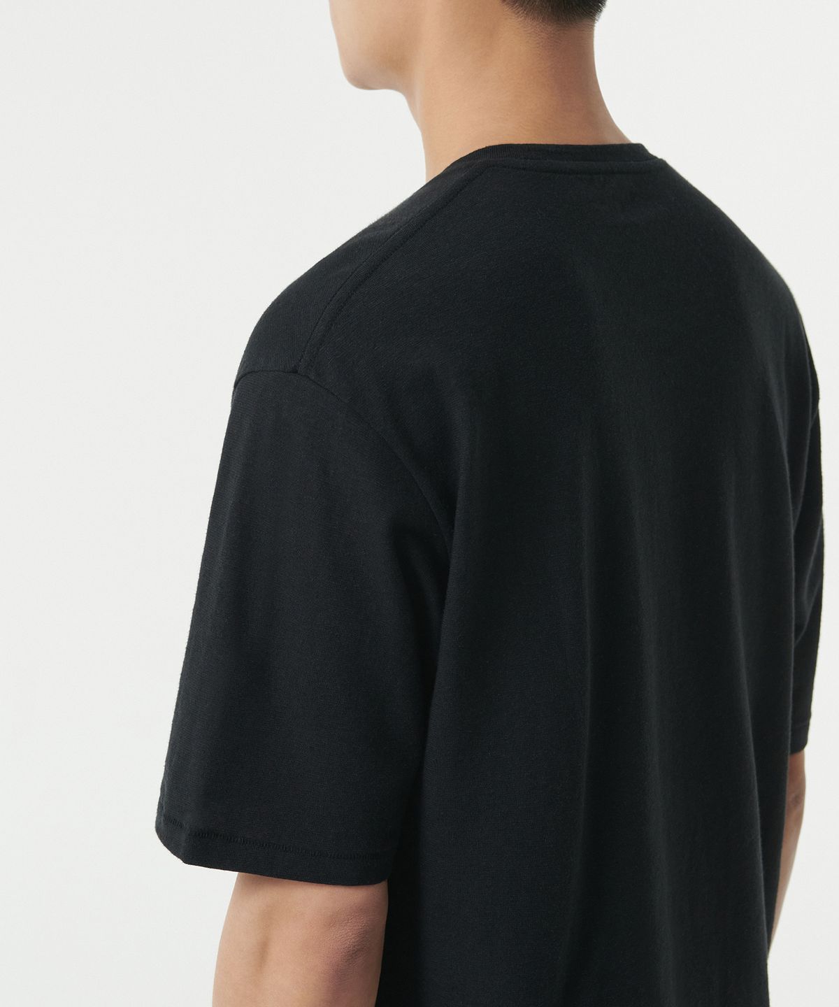 무신사 스탠다드(MUSINSA STANDARD) 린넨 블렌드 릴렉스드 크루 넥 티셔츠 [블랙]