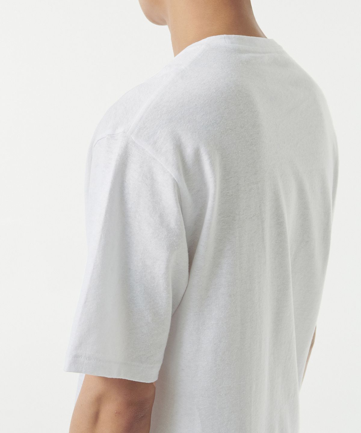 무신사 스탠다드(MUSINSA STANDARD) 린넨 블렌드 릴렉스드 크루 넥 티셔츠 [화이트]