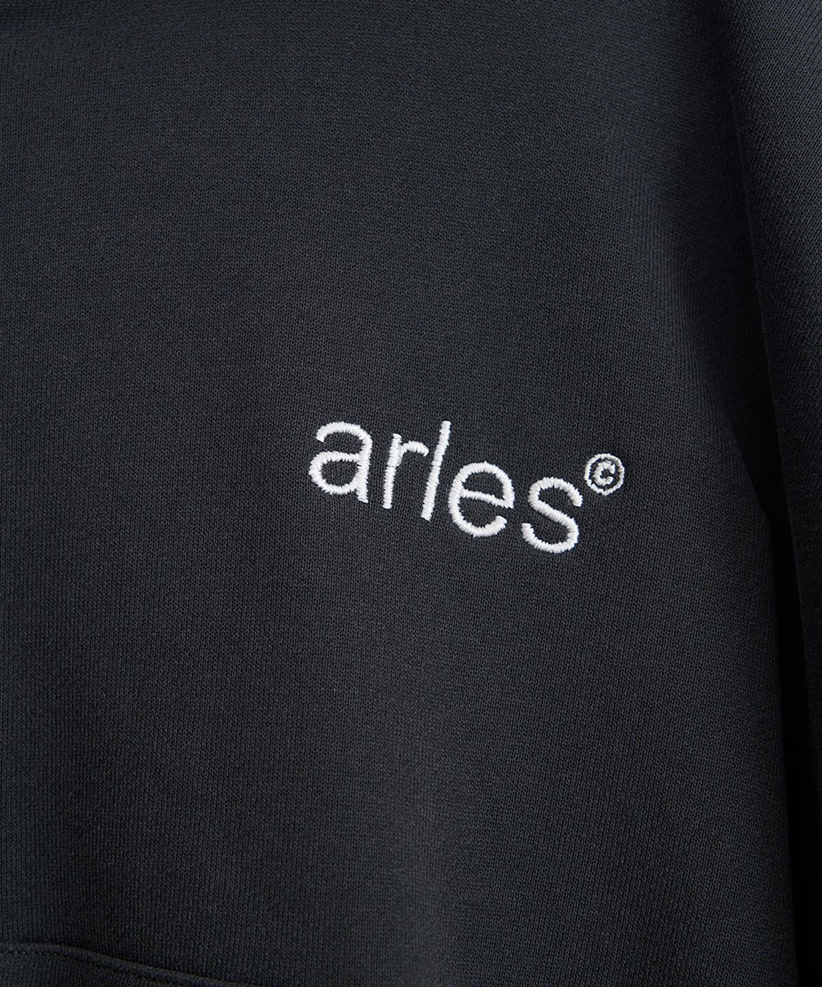 프롬아를(FROM ARLES) 크롭 후드 집업 / BLACK (WOMEN)