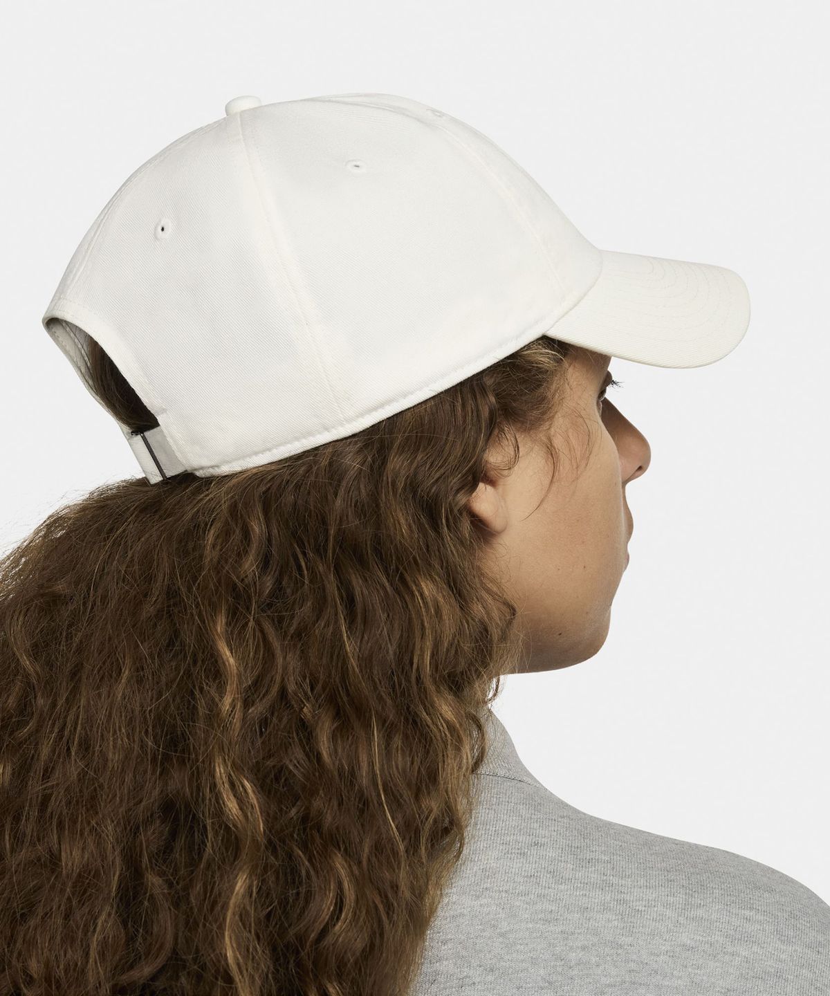 나이키(NIKE) 클럽 언스트럭처드 퓨추라 워시 캡 - 세일:화이트 / FB5368-133