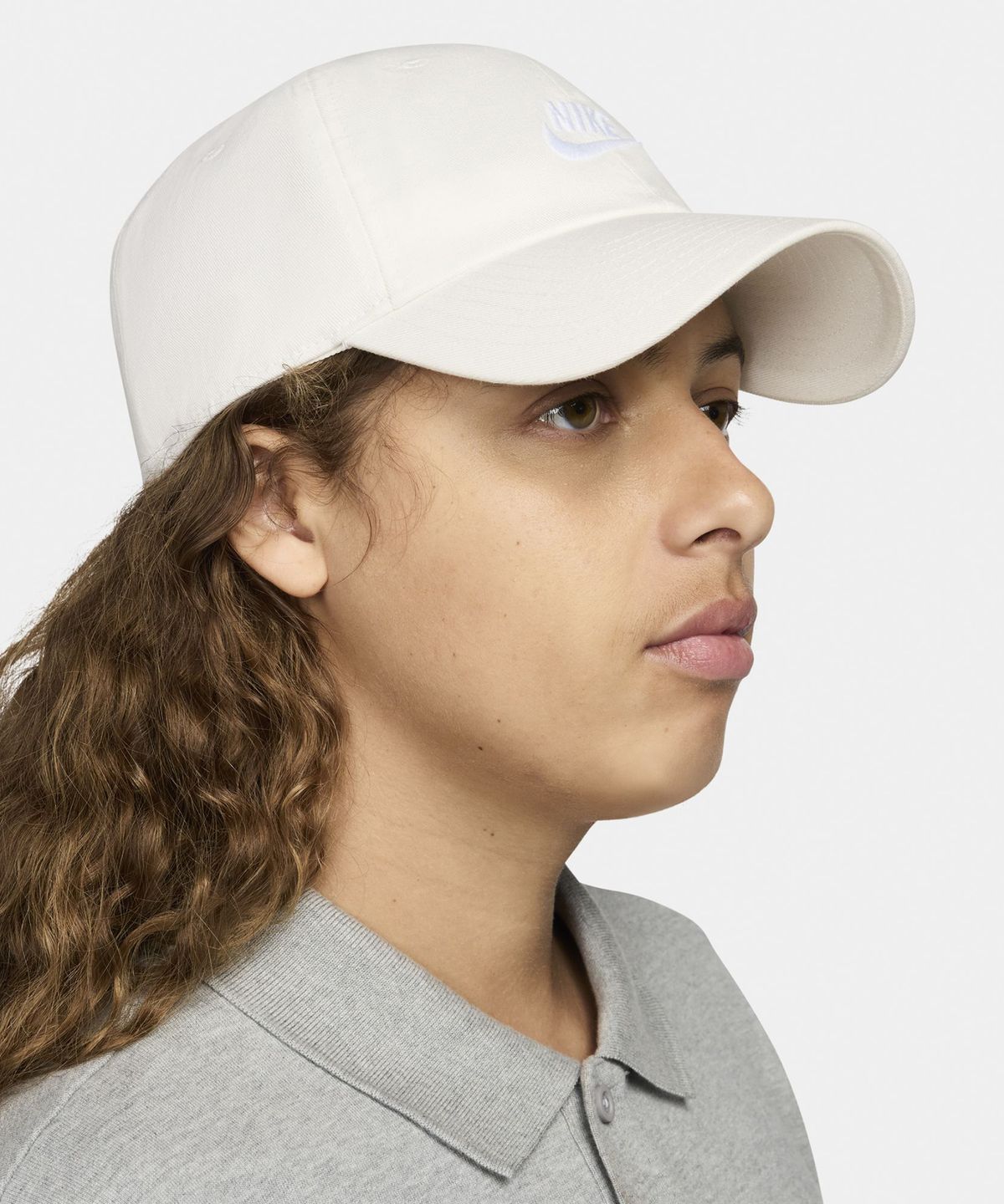 나이키(NIKE) 클럽 언스트럭처드 퓨추라 워시 캡 - 세일:화이트 / FB5368-133