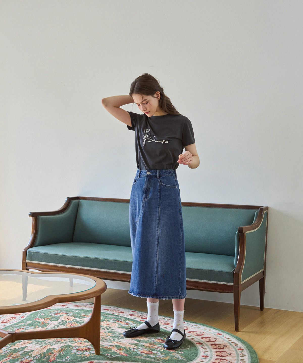 드로우핏 우먼(DRAWFIT WOMEN) 플라워 패치 수피마 반팔 티셔츠 [WHITE]