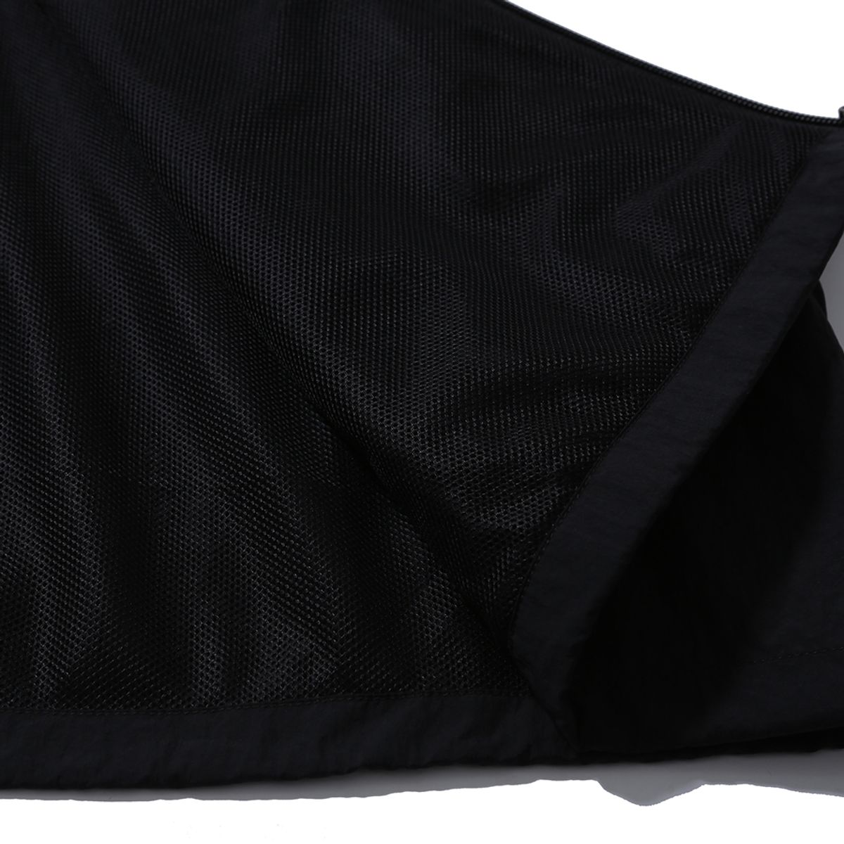 모이프(MOIF) [SS24] HOODED CROP VEST / BLACK