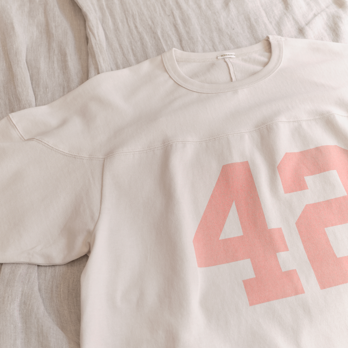 본로우(BONRROW) Football Tee_Ivory