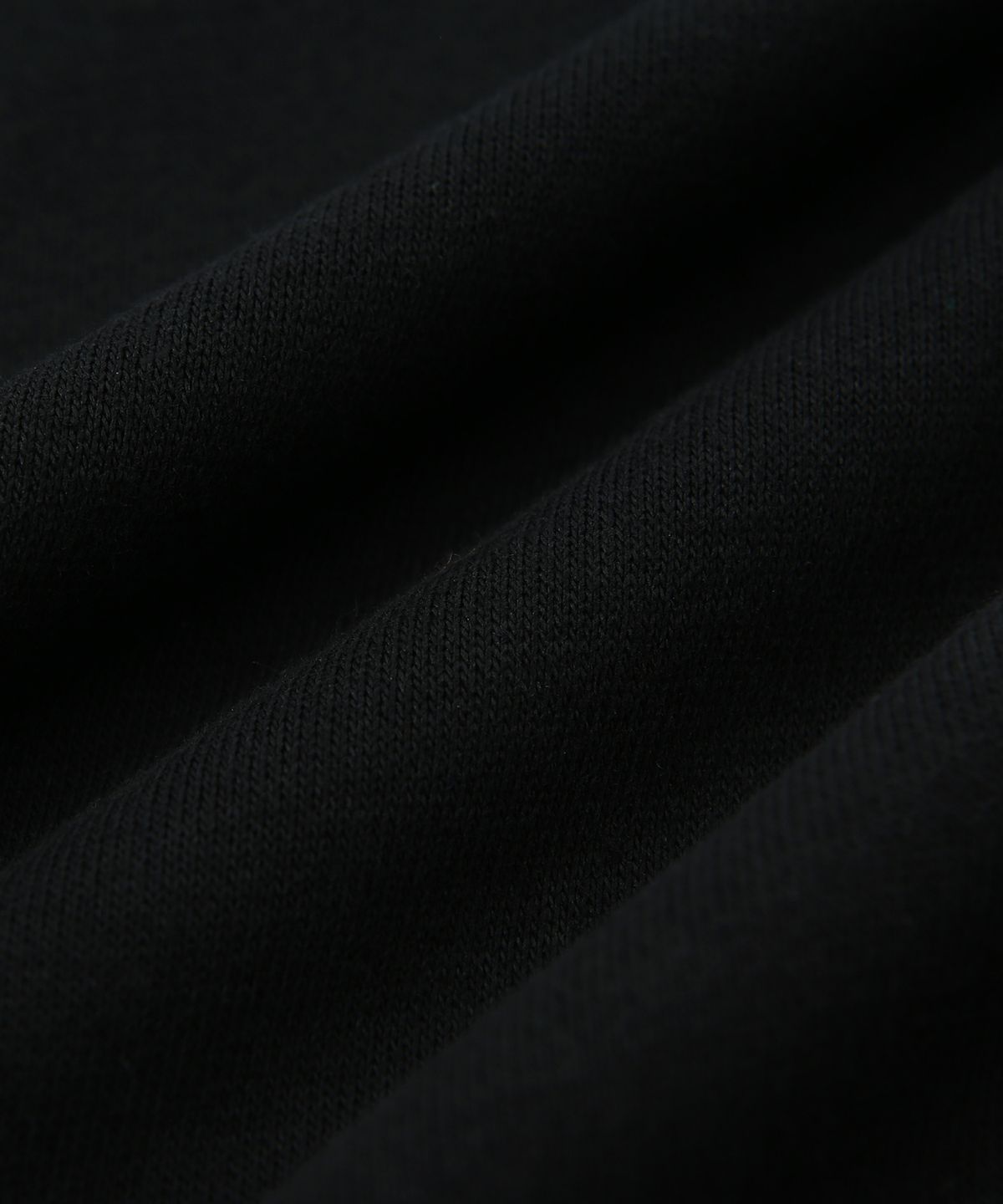 돌핀웨이브어패럴(DOLPHIN WAVE APPAREL) 돌핀 실리콘 아치로고 원턱 반바지 블랙
