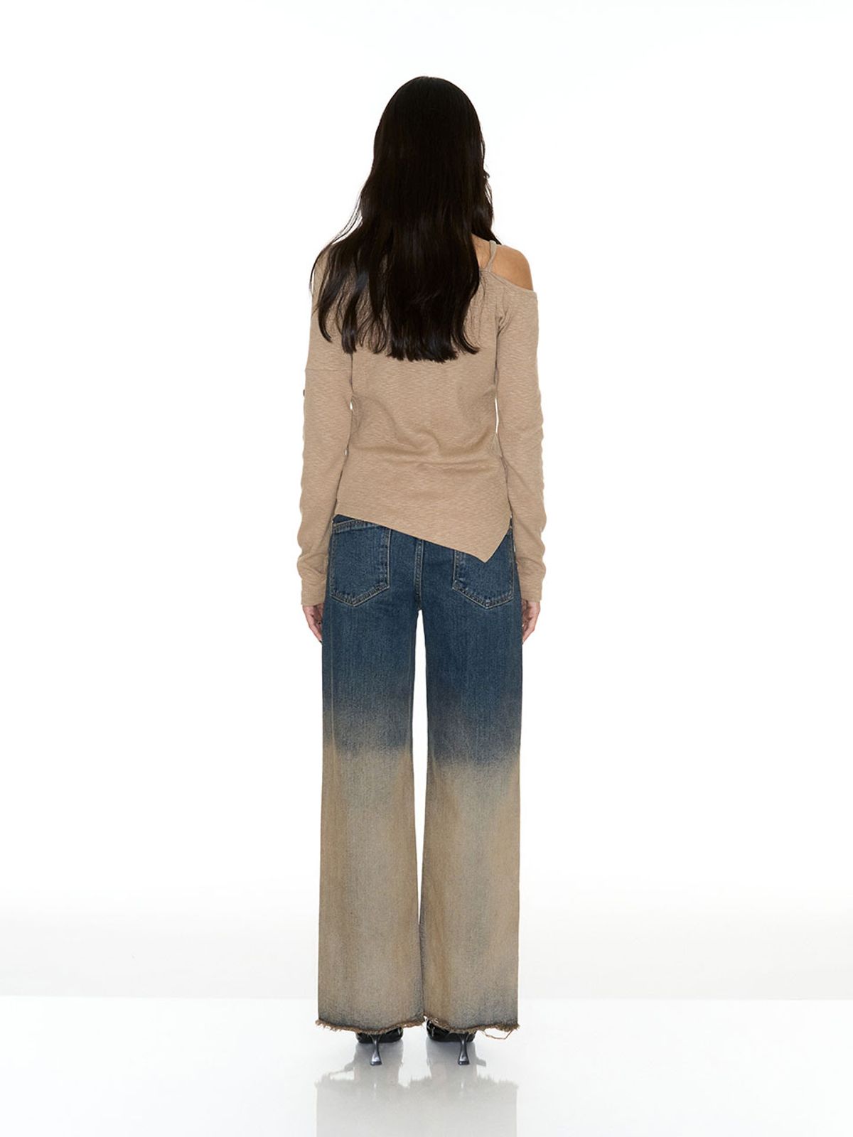 쎄쎄쎄(SETSETSET) ASYMMETRICAL BEAN BUTTON CARDIGAN BEIGE