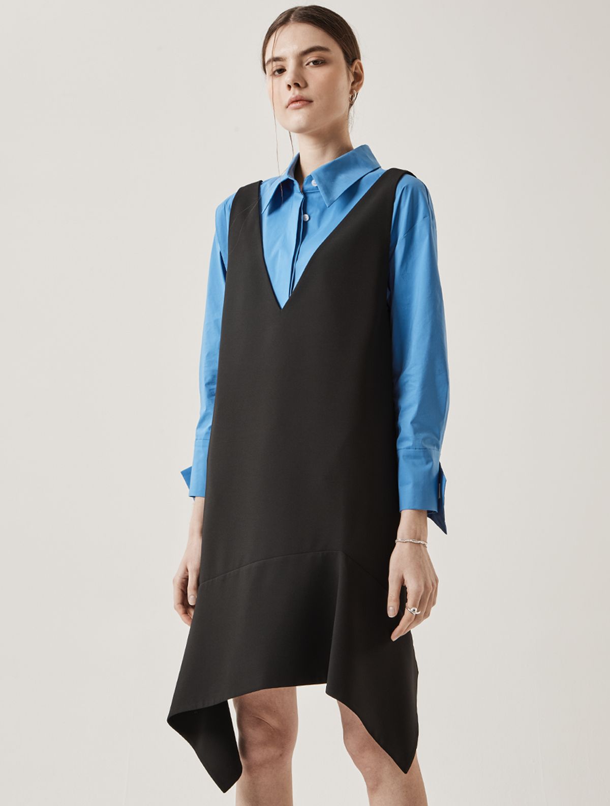 르이엘(LE YIEL) V-Neck Vest Dress_Black 브이넥 베스트 드레스_블랙