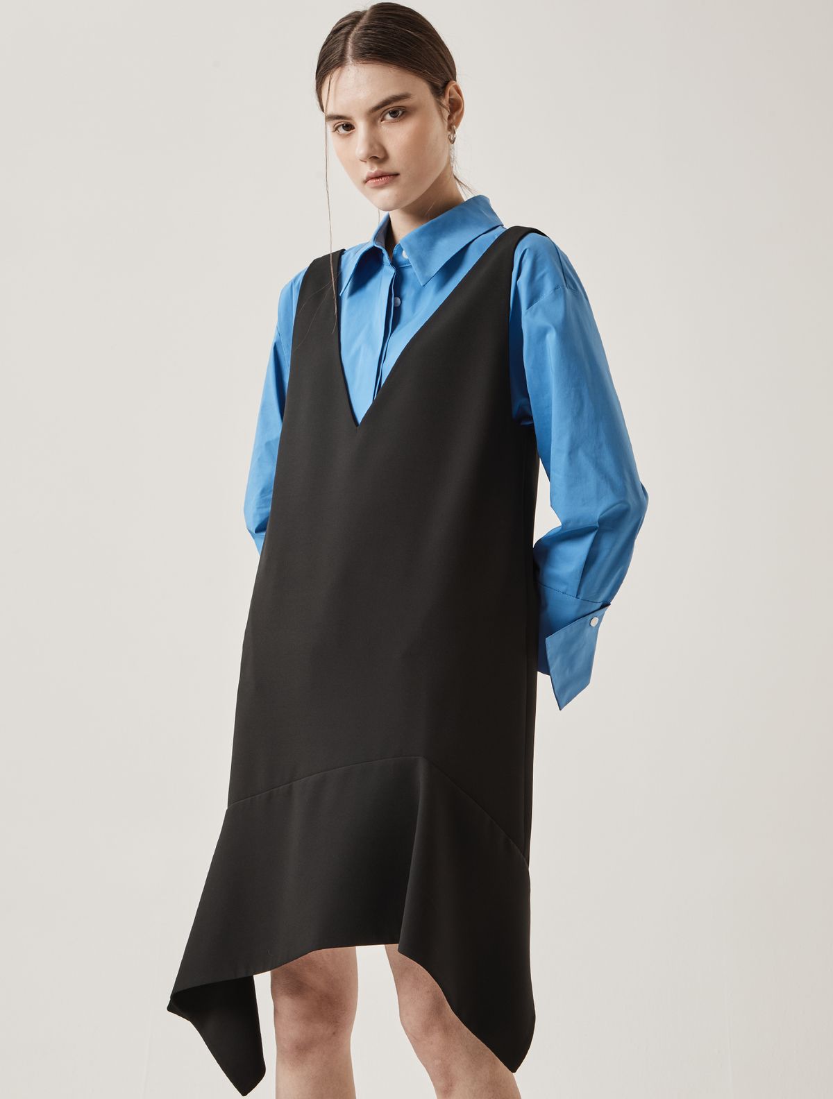 르이엘(LE YIEL) V-Neck Vest Dress_Black 브이넥 베스트 드레스_블랙