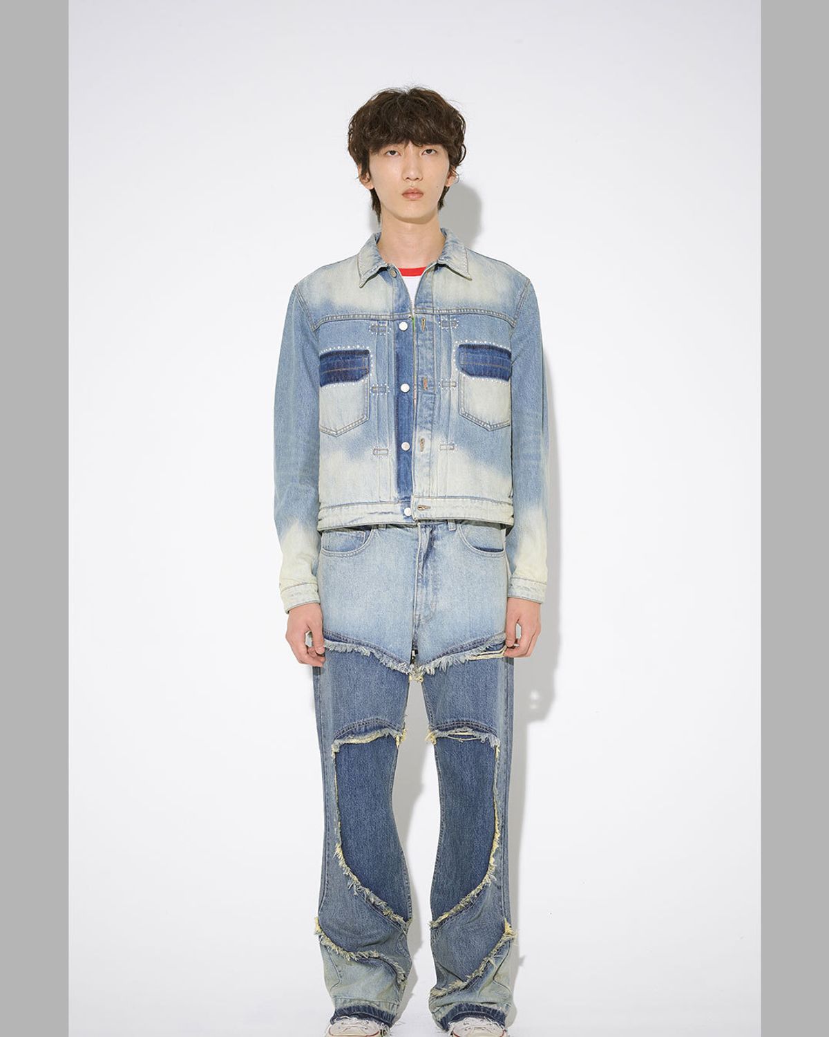 더뮤지엄비지터(THEMUSEUMVISITOR) RIPPED OFF POCKET STUD DENIM JACKET (WASHED BLUE)