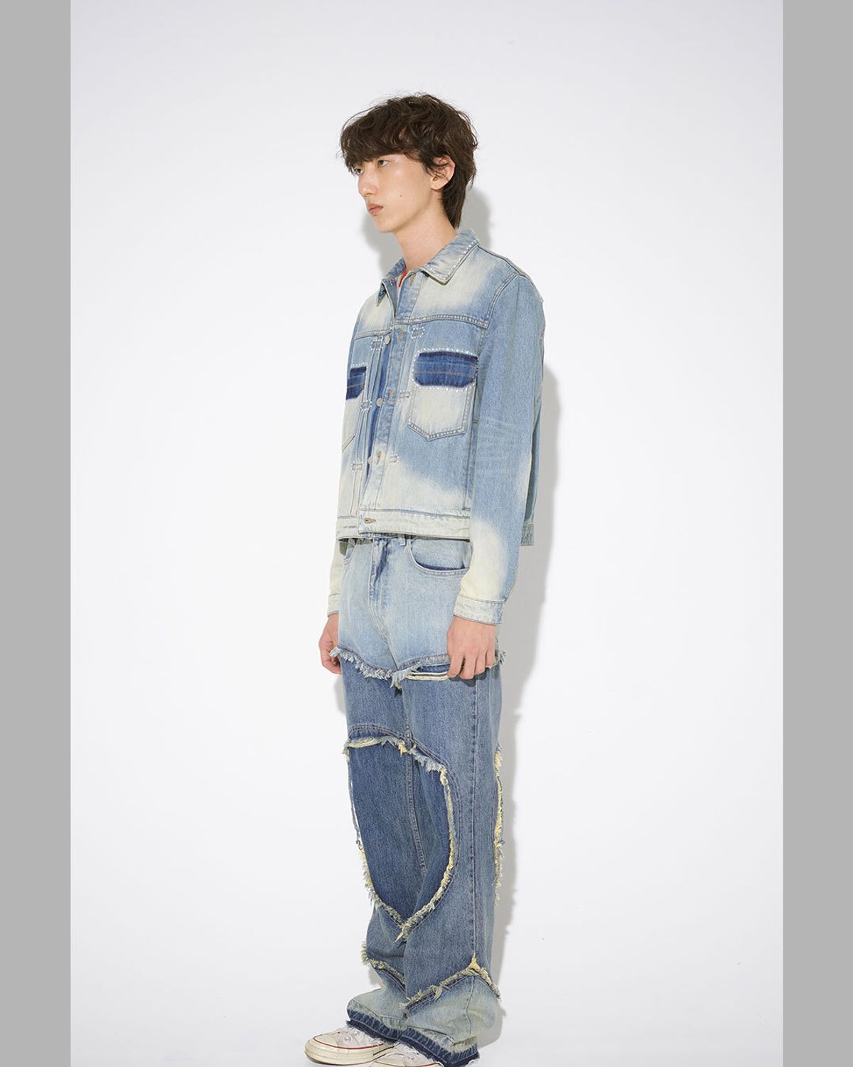 더뮤지엄비지터(THEMUSEUMVISITOR) RIPPED OFF POCKET STUD DENIM JACKET (WASHED BLUE)