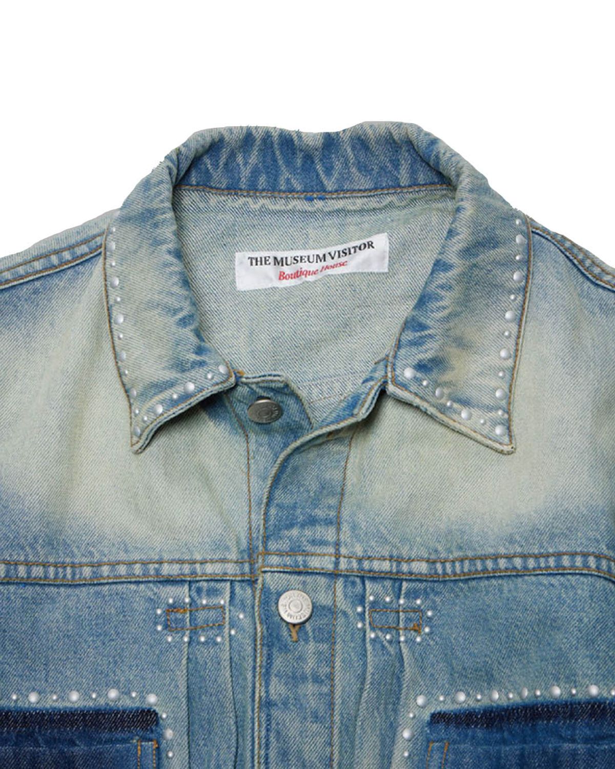 더뮤지엄비지터(THEMUSEUMVISITOR) RIPPED OFF POCKET STUD DENIM JACKET (WASHED BLUE)