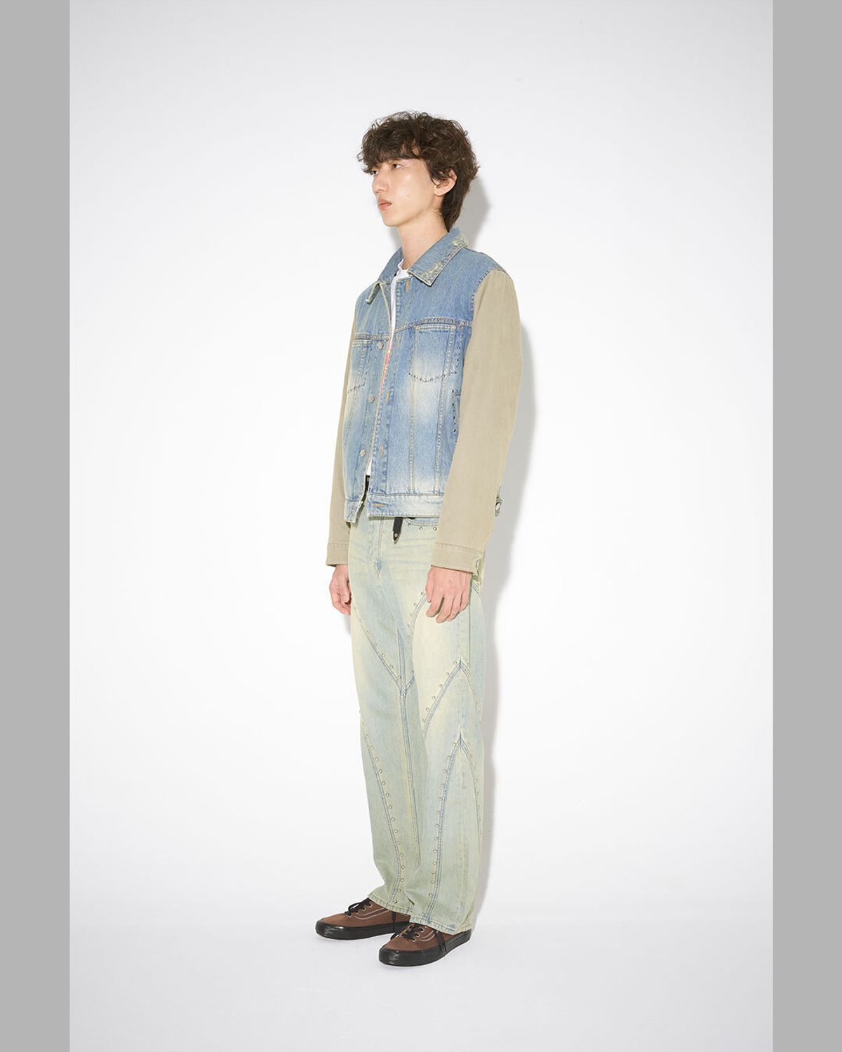 더뮤지엄비지터(THEMUSEUMVISITOR) HYBRID STUD DENIM JACKET (WASHED BLUE)