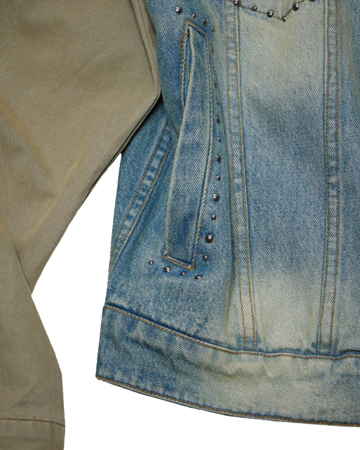 더뮤지엄비지터(THEMUSEUMVISITOR) HYBRID STUD DENIM JACKET (WASHED BLUE)