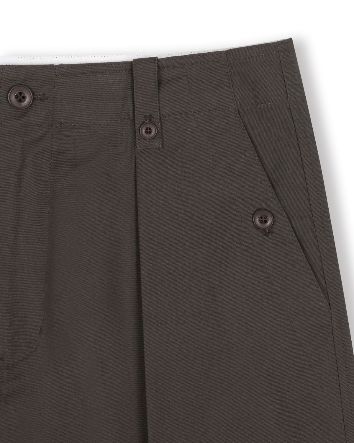비슬로우(BESLOW) MILITARY ONE TUCK SHORTS DARK MOCHA
